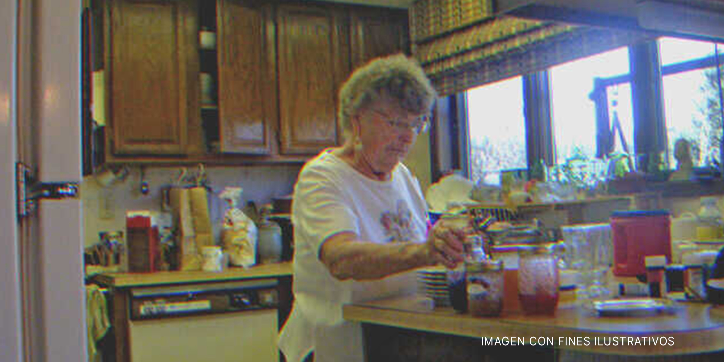 Anciana cocinando | Foto: Flickr.com/bradleygee (CC BY 2.0)