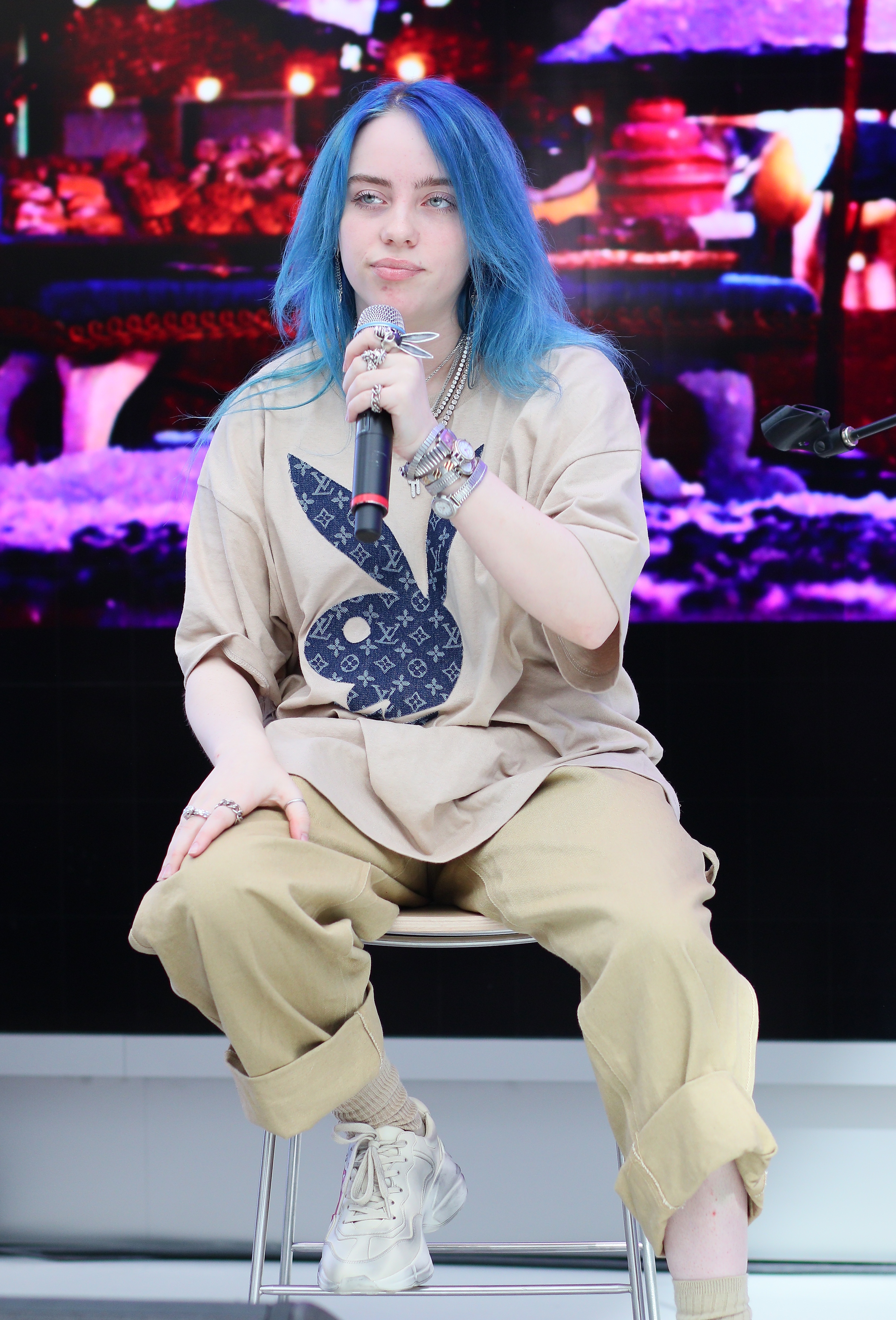 Billie Eilish da el pistoletazo de salida a la campaña Apple Holiday con una actuación en el Apple Third Street Promenade de Santa Mónica, California, el 20 de noviembre de 2018 | Fuente: Getty Images