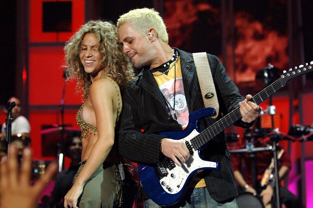 Shakira y Alejandro Sanz en los MTV Video Music Awards, año 2005. | Foto: Getty Images