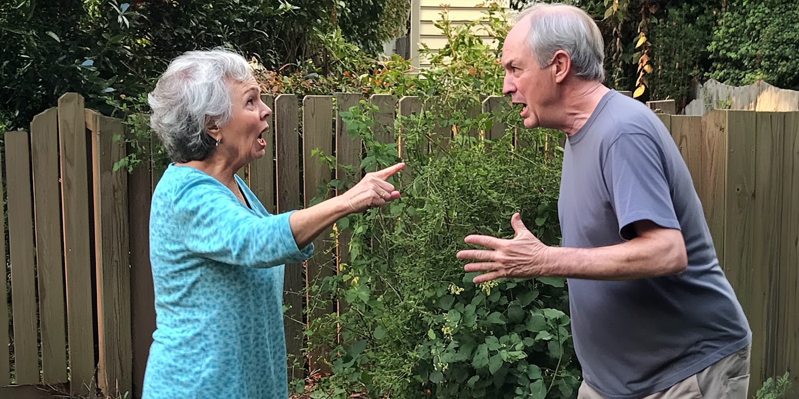 Los ancianos discuten. | Fuente: Midjourney