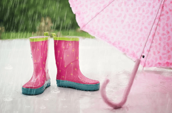 Botas y paraguas en un día lluvioso. | Foto: Piqsels