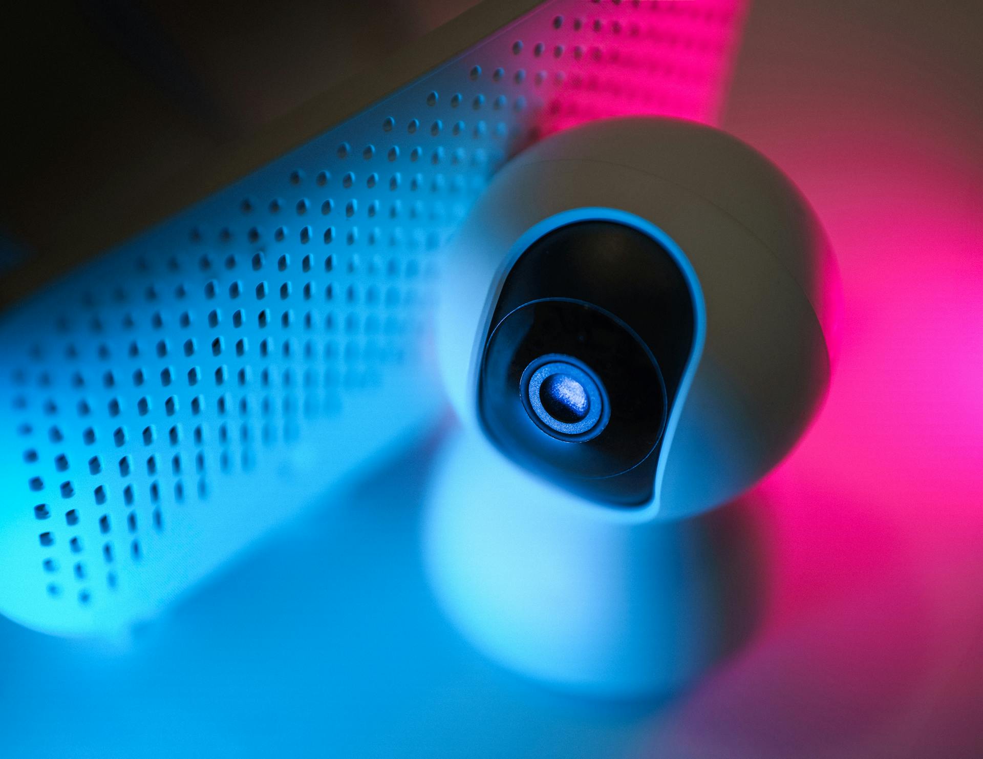 Una piccola macchina fotografica | Fonte: Pexels