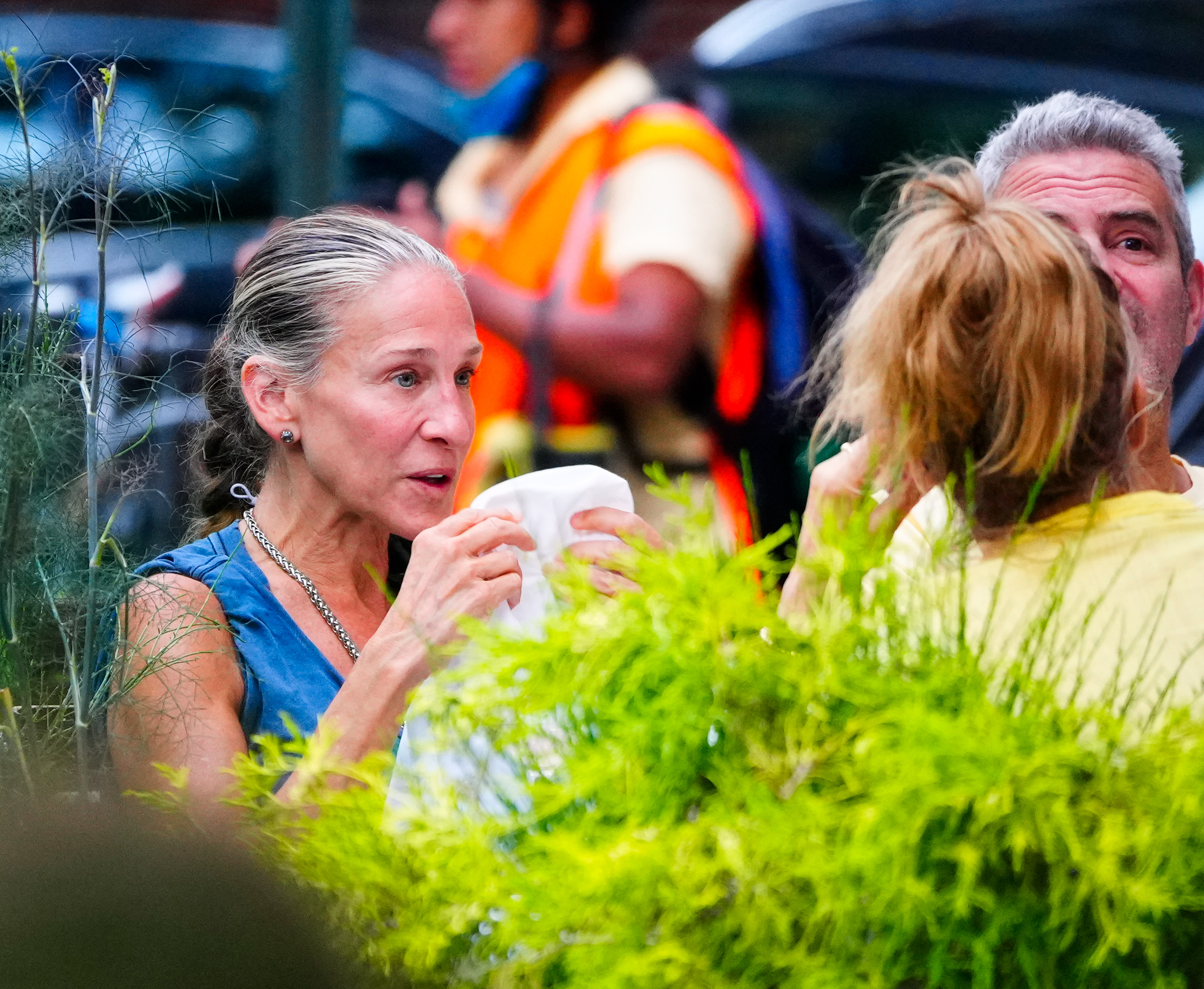 Sarah Jessica Parker y Andy Cohen en Anton's el 18 de julio de 2021 en Nueva York | Foto: Getty Images