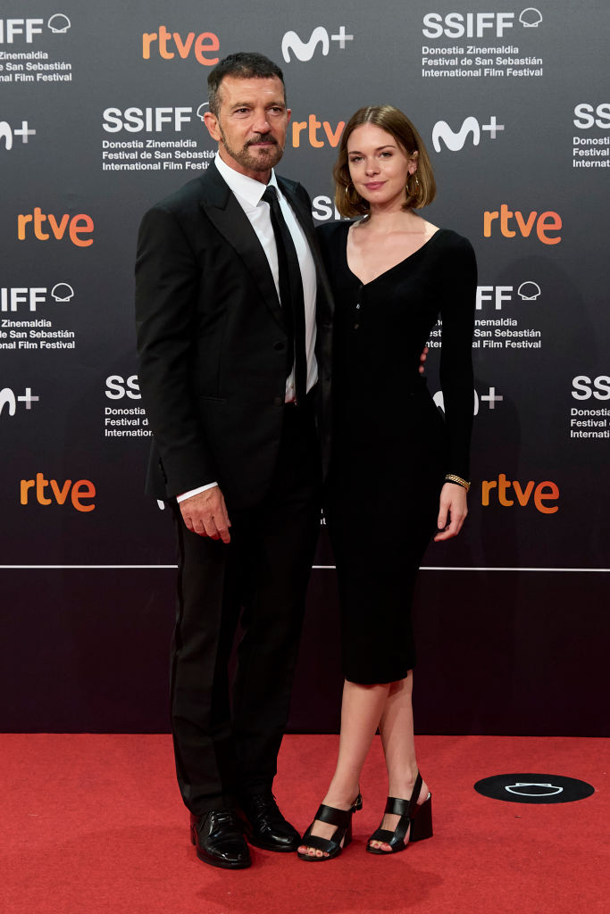Antonio y Stella Banderas en la 69ª edición del Festival de Cine de San Sebastián en San Sebastián, España, el 17 de septiembre de 2021 | Foto: Getty Images