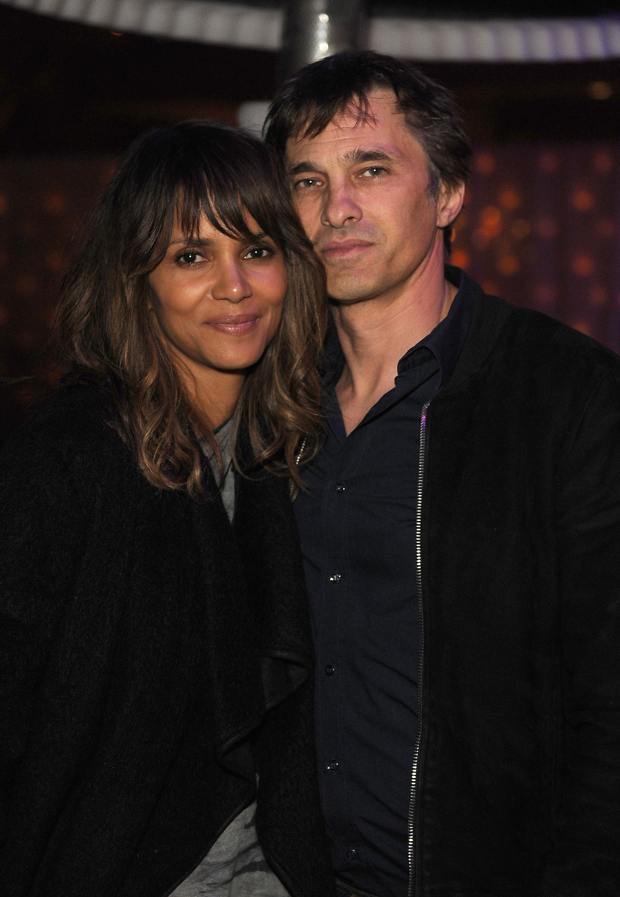 ¡Halle Berry y Olivier Martinez asisten a la fiesta Treats! Magazine el 21 de febrero de 2015, en Los Ángeles, California. | Fuente: Getty Images