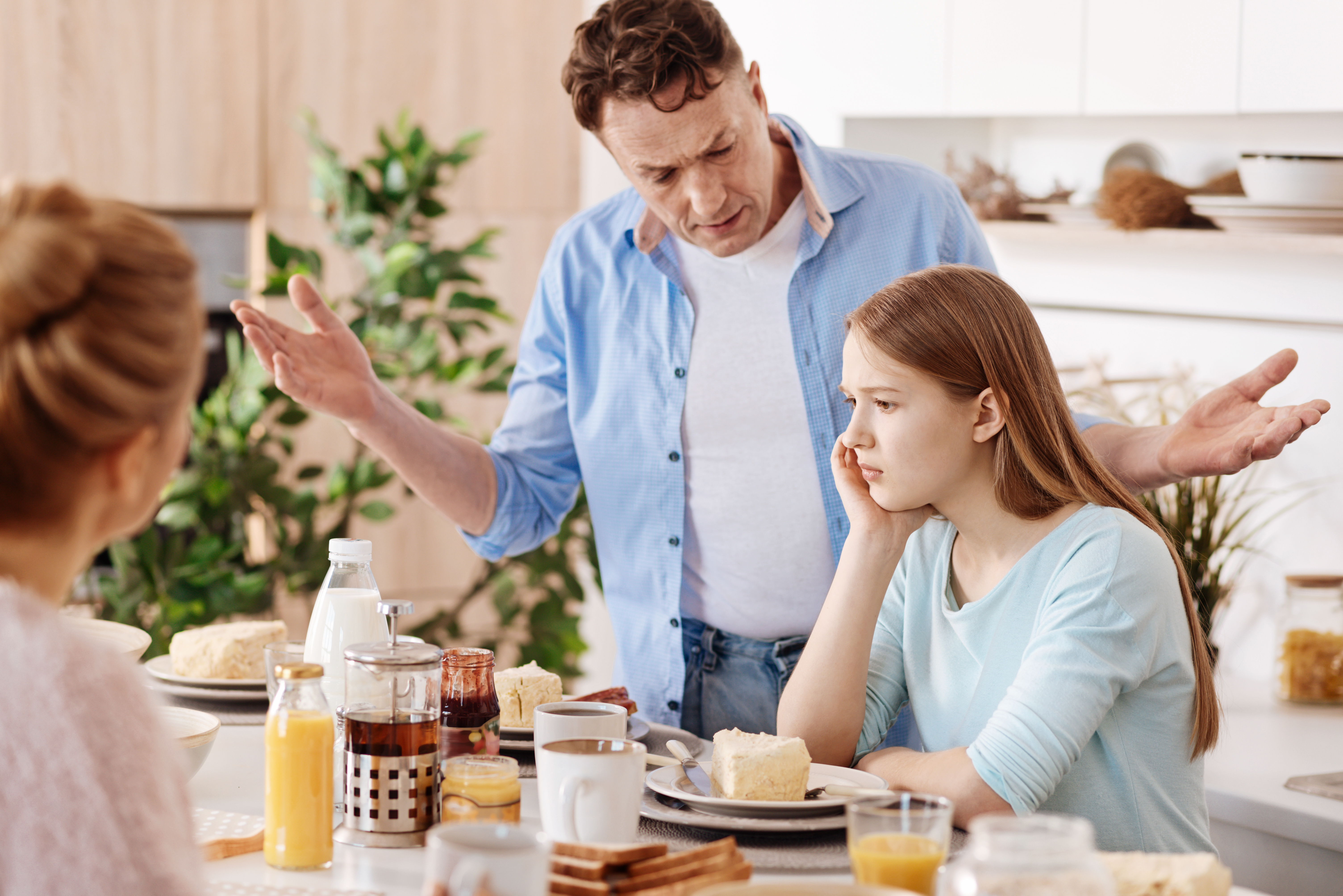 El padre ha intentado constantemente arreglar el comportamiento de su hija. | Foto: Shutterstock