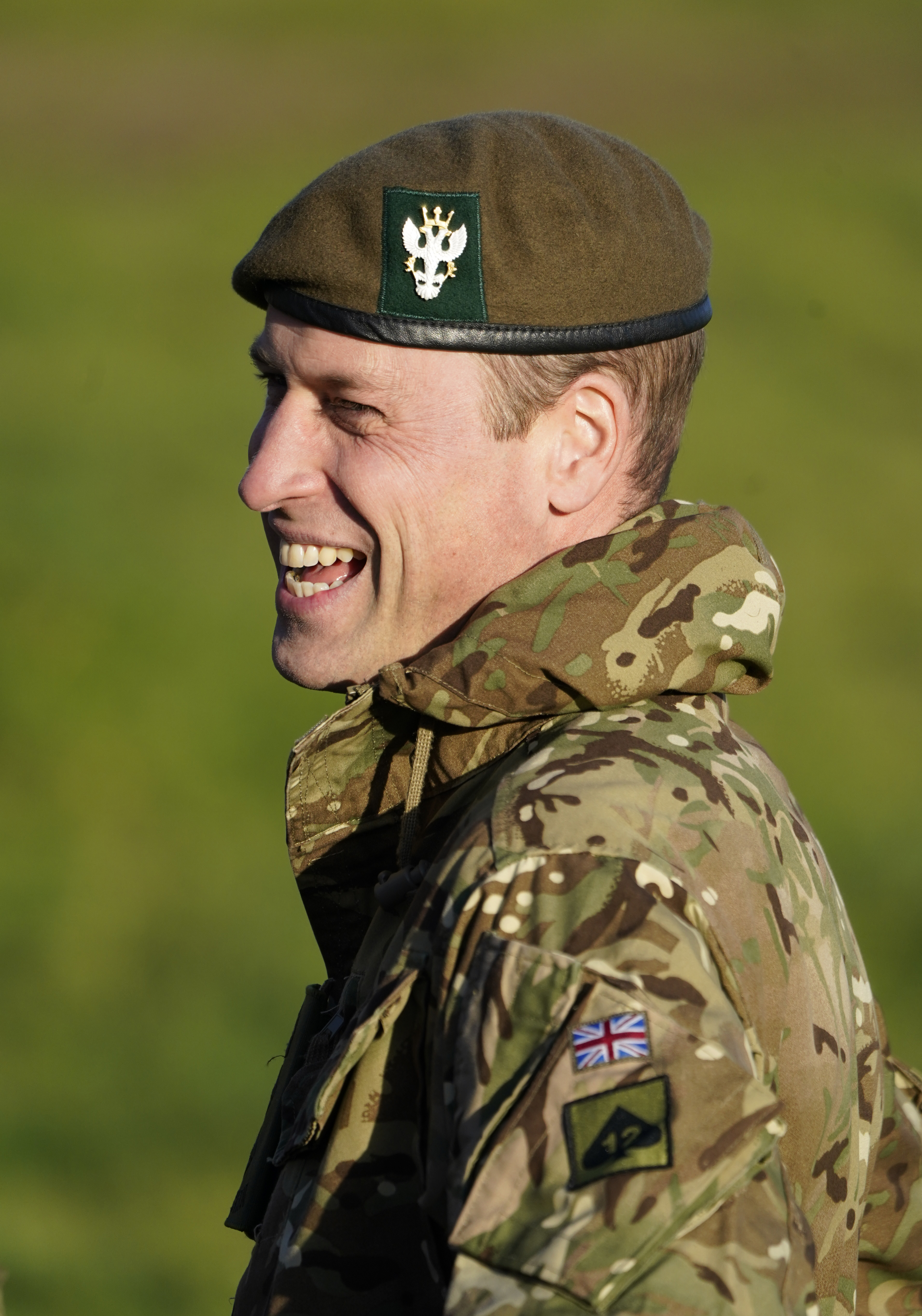Príncipe William durante una visita al Regimiento Mercian en el Suroeste, Reino Unido, el 23 de noviembre de 2023 | Fuente: Getty Images