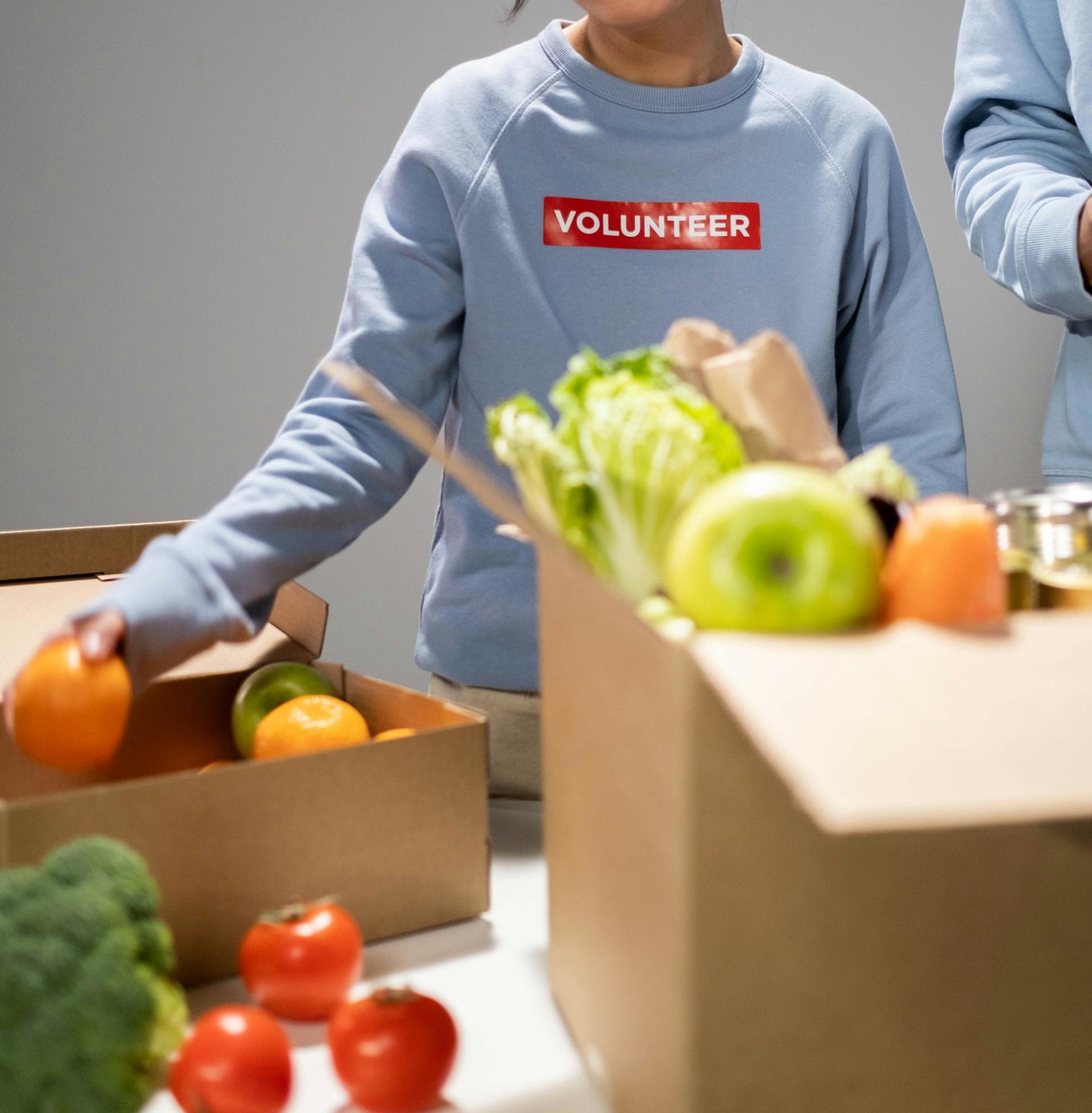 Una pareja de voluntarios | Fuente: Pexels