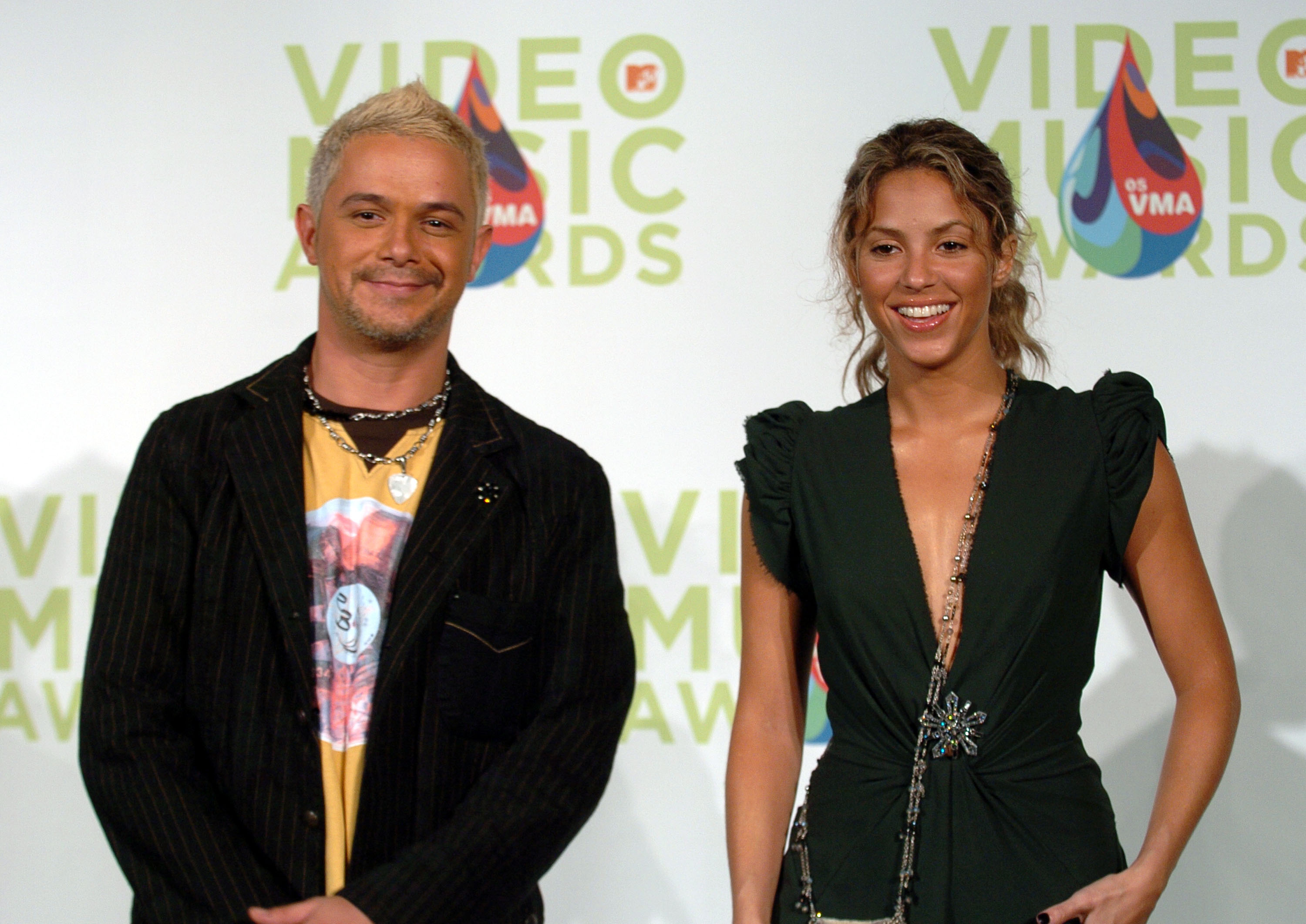 Alejandro Sanz y Shakira durante los MTV Video Music Awards 2005 - Sala de prensa del American Airlines Arena en Miami, Florida, Estados Unidos.