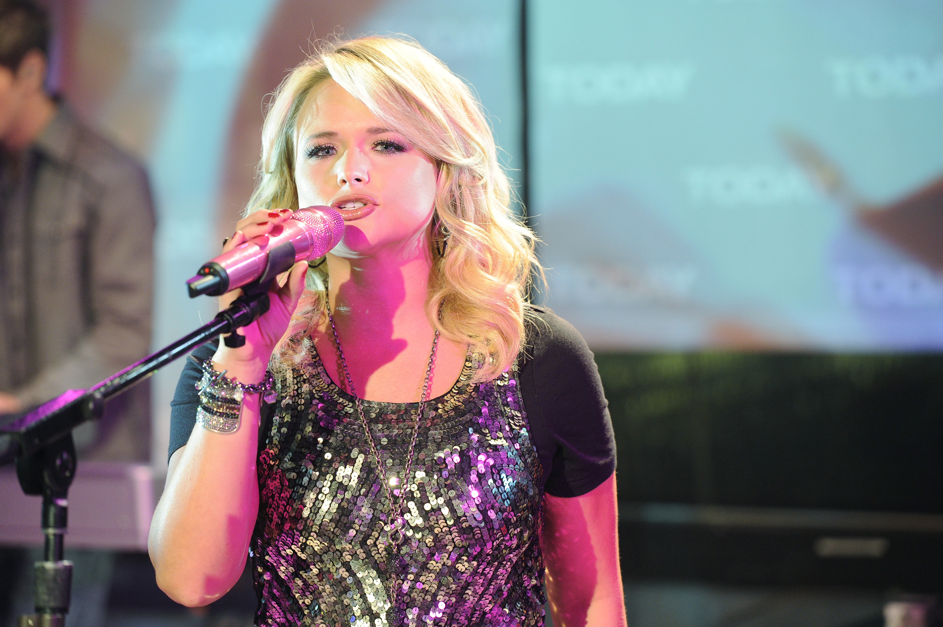 Miranda Lambert actúa en el programa "Today" el 1 de noviembre de 2011 | Foto: Getty Images