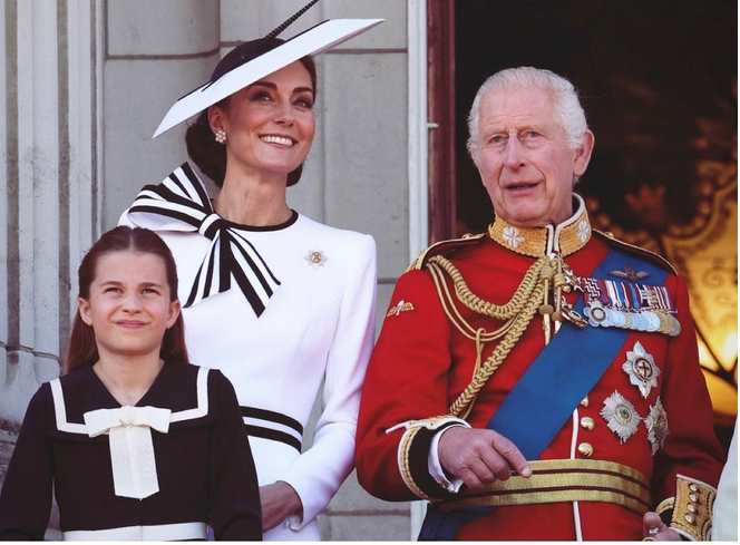 Catherine, princesa de Gales, la princesa Charlotte de Gales y el rey Charles III en el balcón durante Trooping the Colour en el Palacio de Buckingham, en una publicación de Instagram fechada el 16 de junio de 2024. | Fuente: Instagram/princeandprincessofwales/