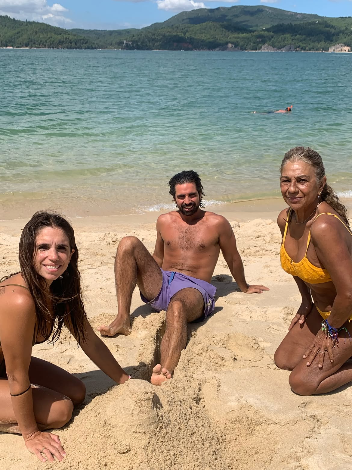 Elena Furiase, Gonzalo Sierra y Lolita Flores | Fuente: Instagram/lolitafoficial