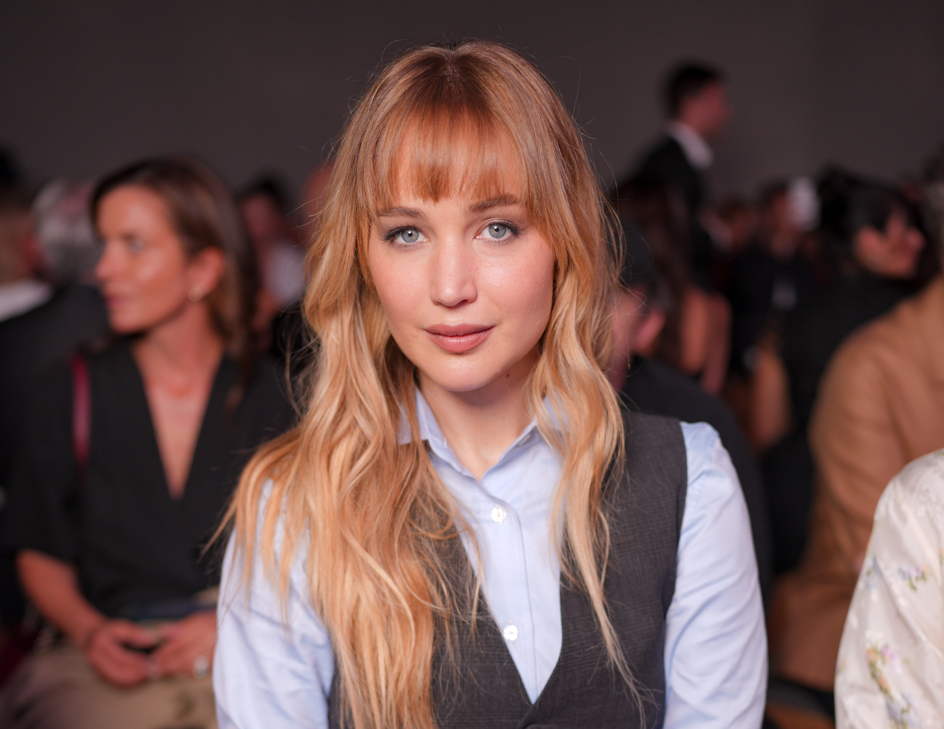 Lawrence ha dicho que, a medida que se hace mayor, se siente cada vez más libre para experimentar con la moda y elegir looks que reflejen su personalidad, en lugar de las expectativas de los demás. | Fuente: Getty Images.
