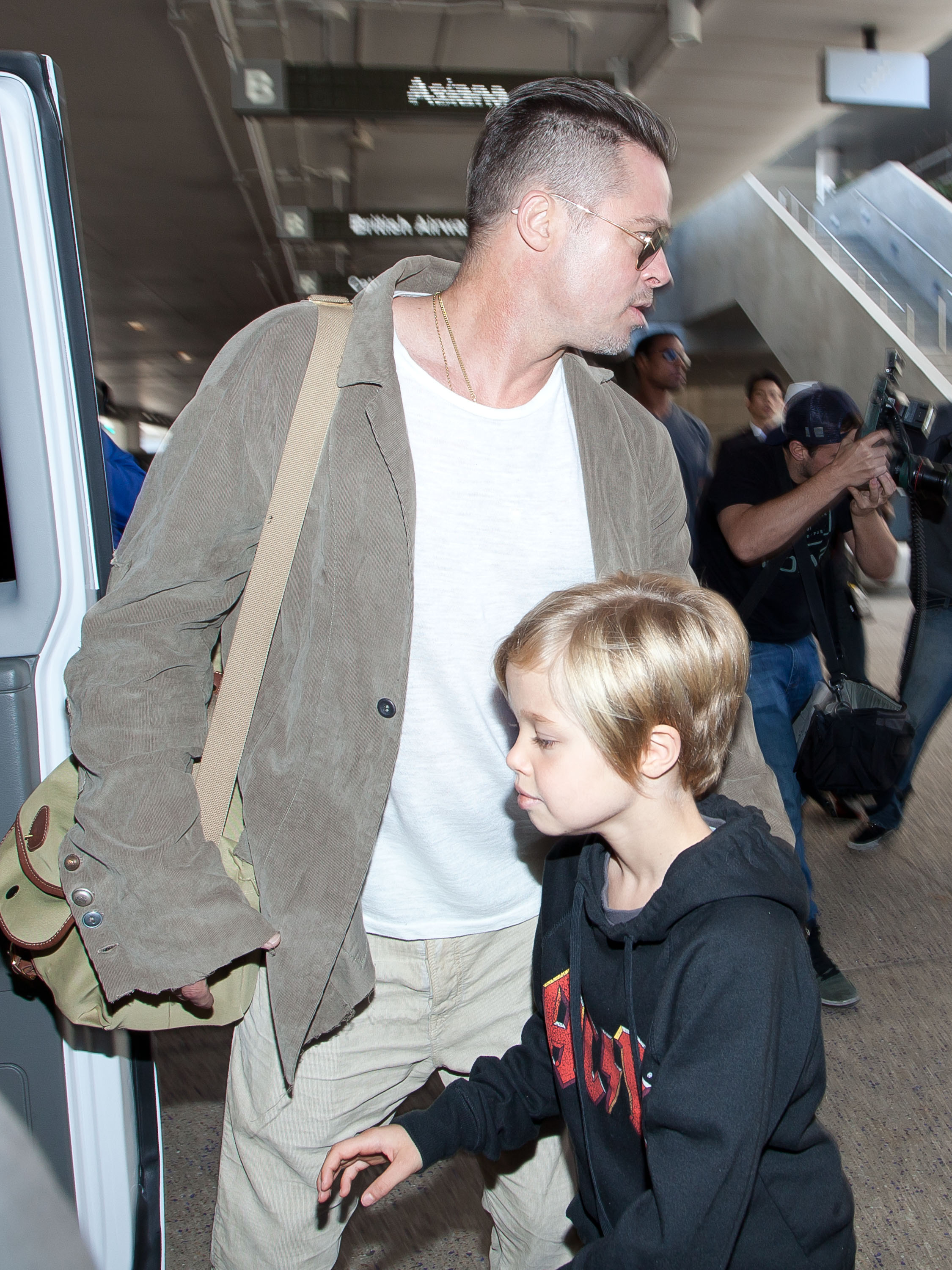 Brad Pitt y su hija Shiloh en Los Ángeles en 2014 | Fuente: Getty Images