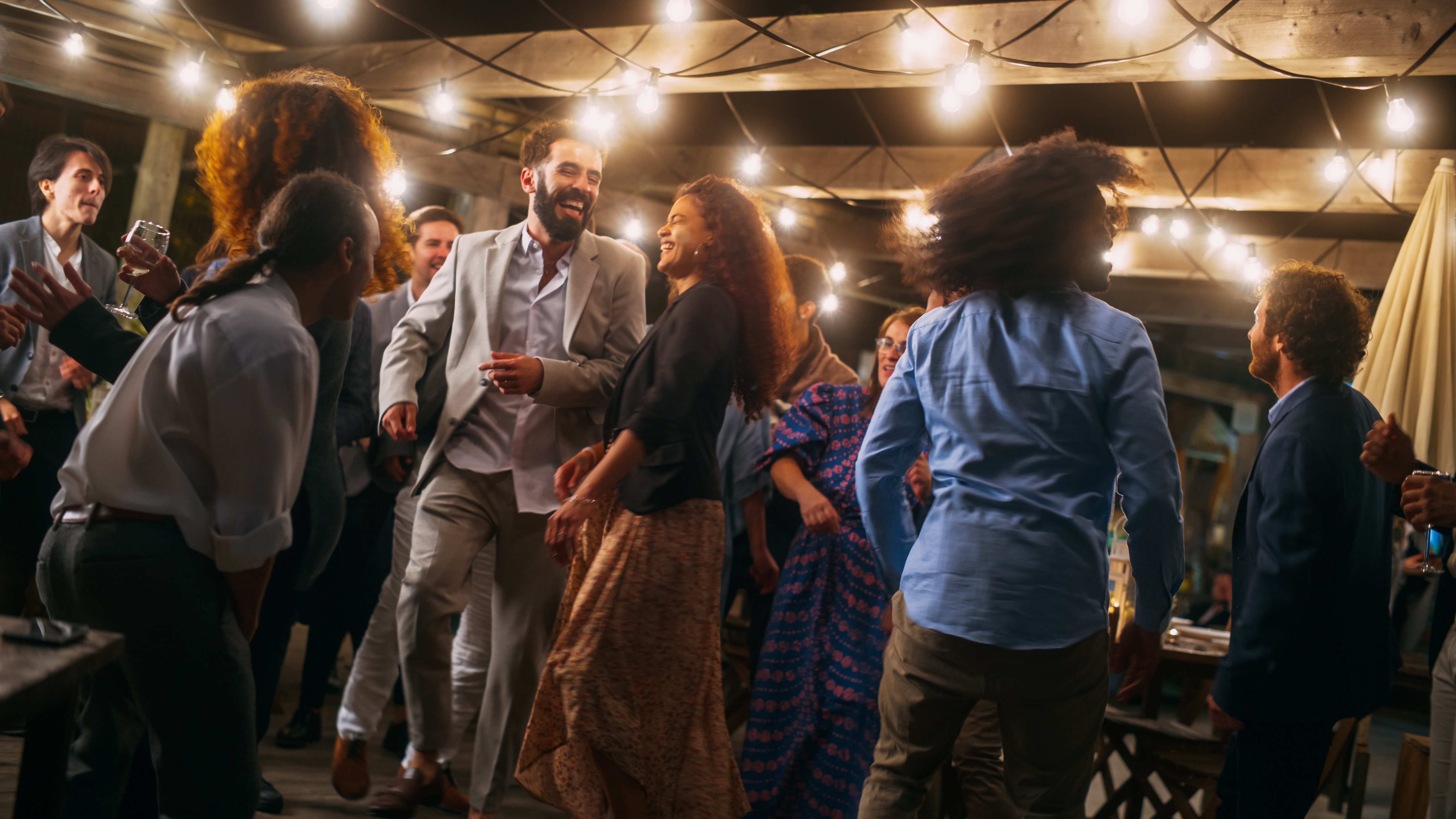 Amigos en una fiesta | Foto: Shutterstock