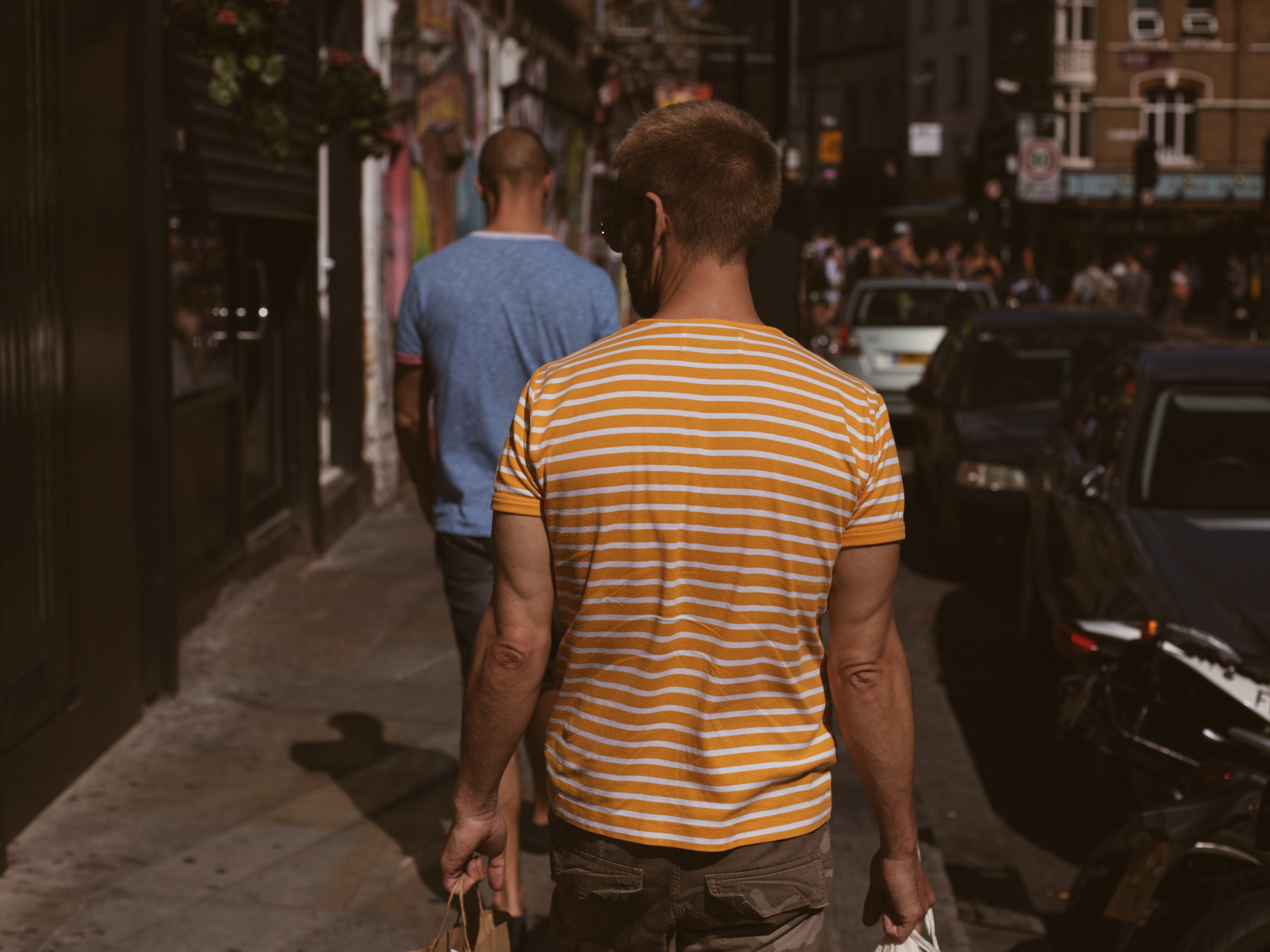 Hombre caminando. | Foto: Pexels