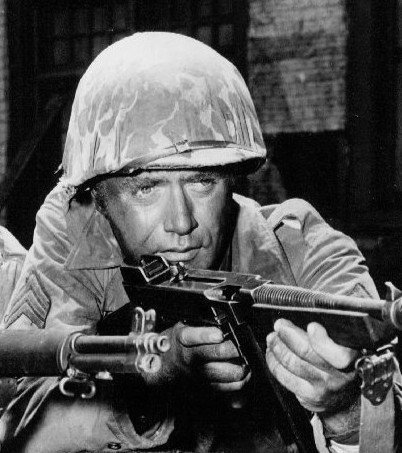 Vic Morrow en el plató de "¡Combat!", hacia 1960 | Fuente: Getty Images