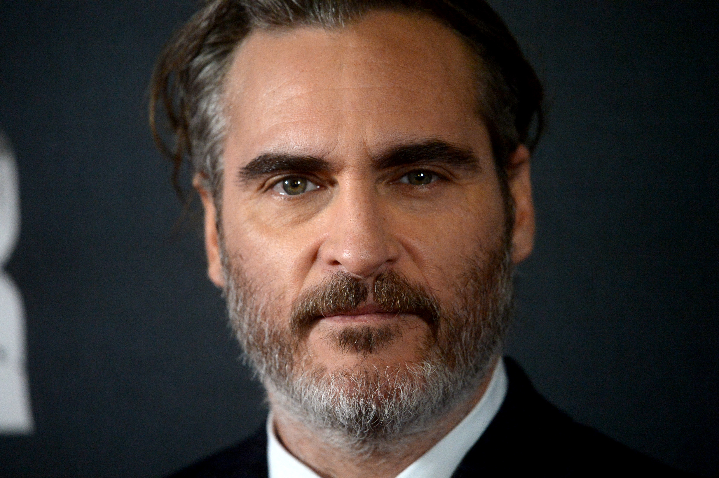 Joaquin Phoenix asiste a una proyección especial de "Joker" el 25 de septiembre de 2019, en Londres, Inglaterra. | Fuente: Getty Images