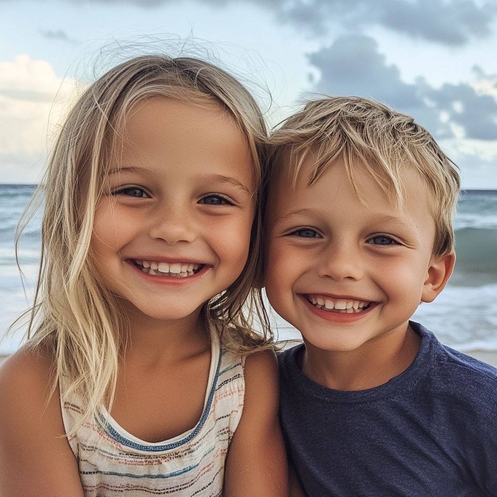 Dos niños en la playa | Fuente: Midjourney