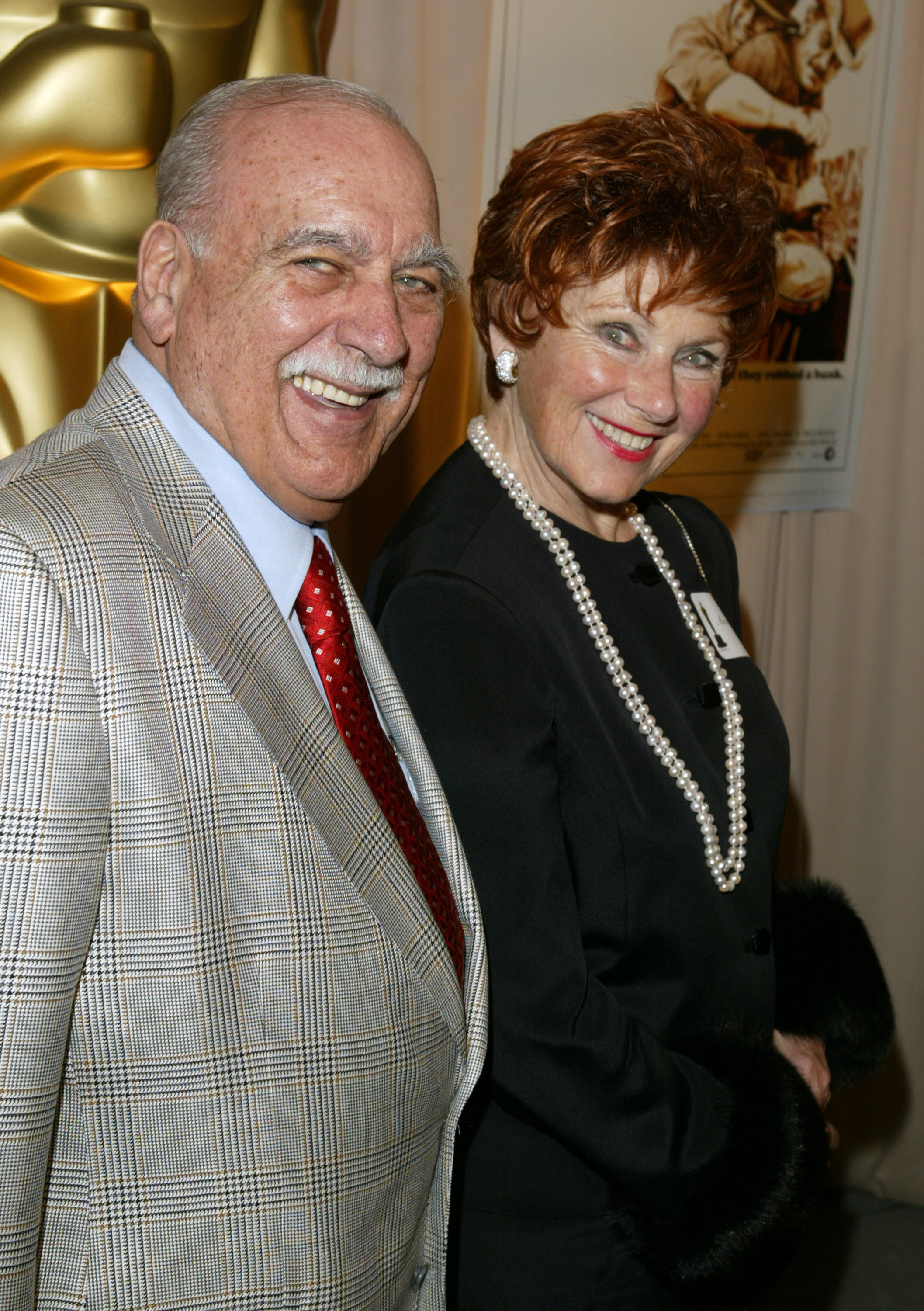 Paul Michael y Marion Ross durante la recepción de Blake Edwards, galardonado con el Oscar Honorífico, el 26 de febrero de 2004, en Hollywood, California. | Fuente: Getty Images