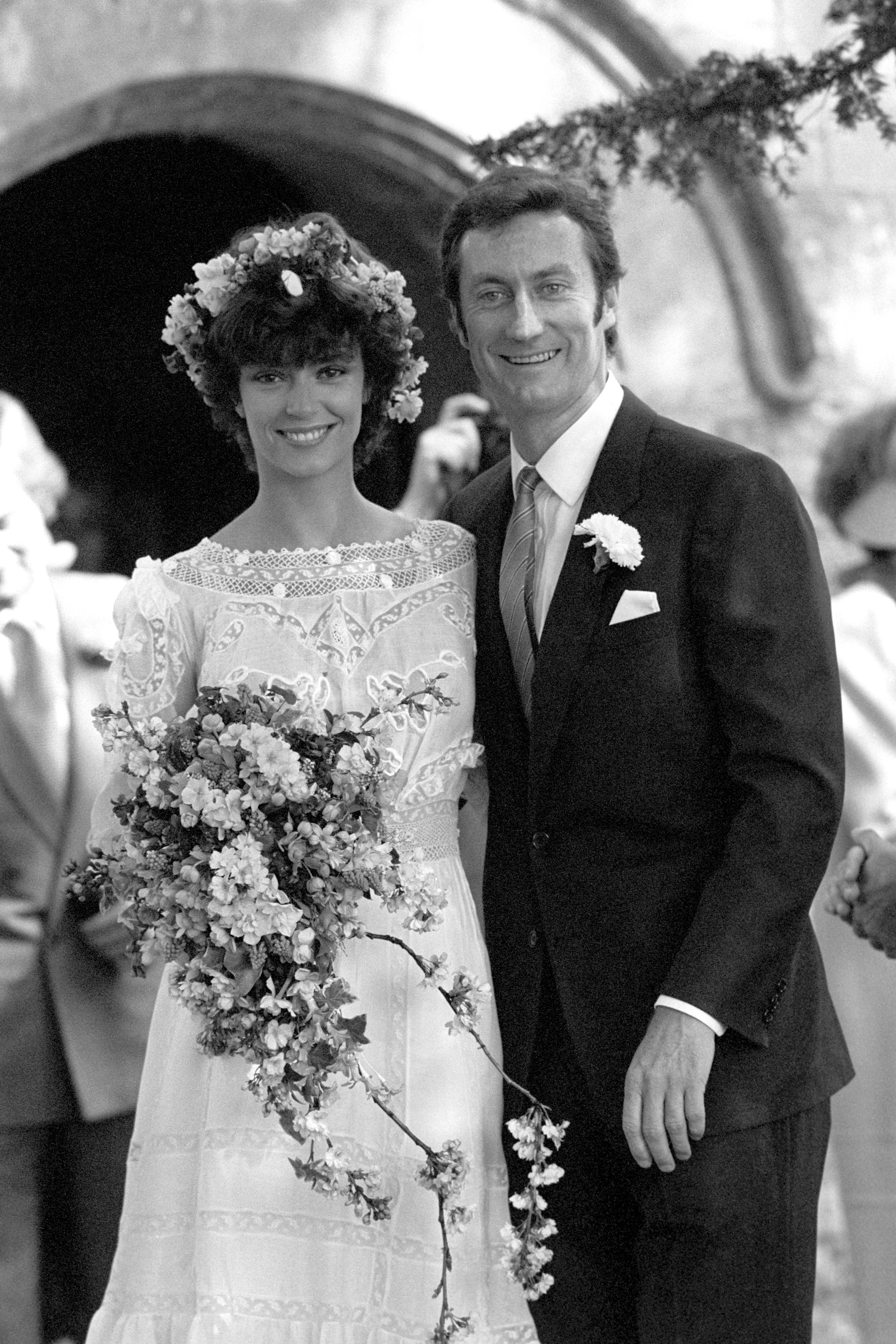 La estrella de Hollywood se casa con su marido Bryan Brown en la finca de su padre en 1983 | Fuente: Getty Images