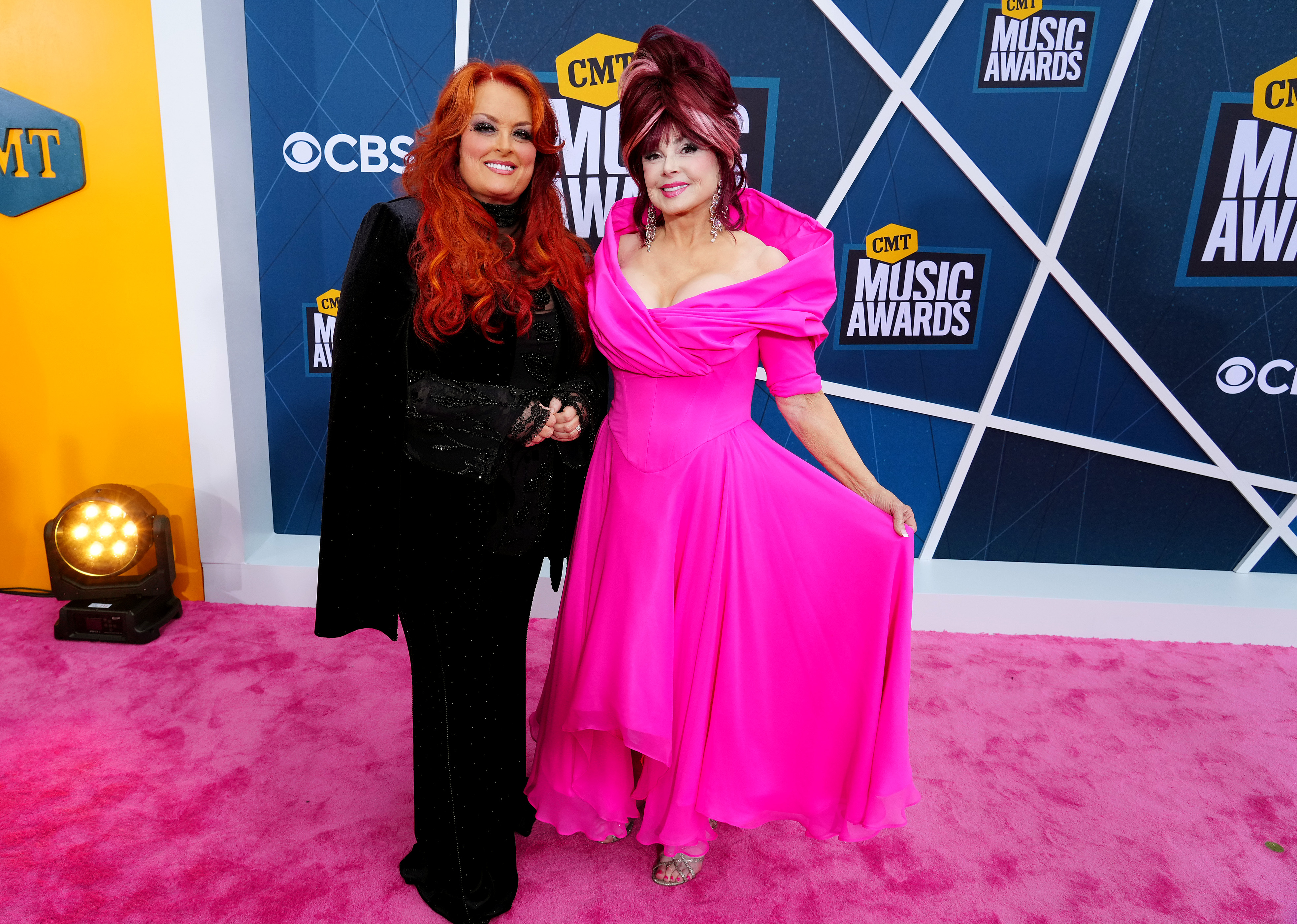 Wynonna y Naomi Judd en los CMT Music Awards en Nashville, Tennessee, el 11 de abril de 2022 | Fuente: Getty Images