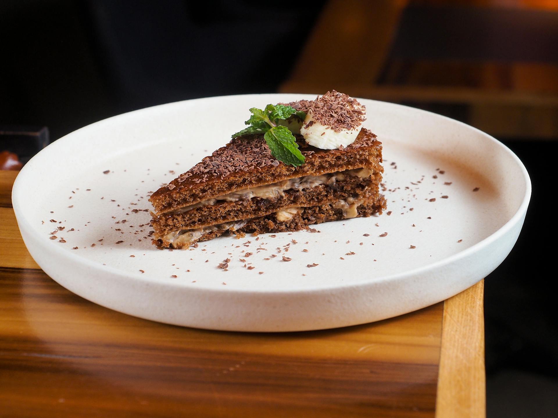 Un trozo de pastel en un plato | Fuente: Pexels