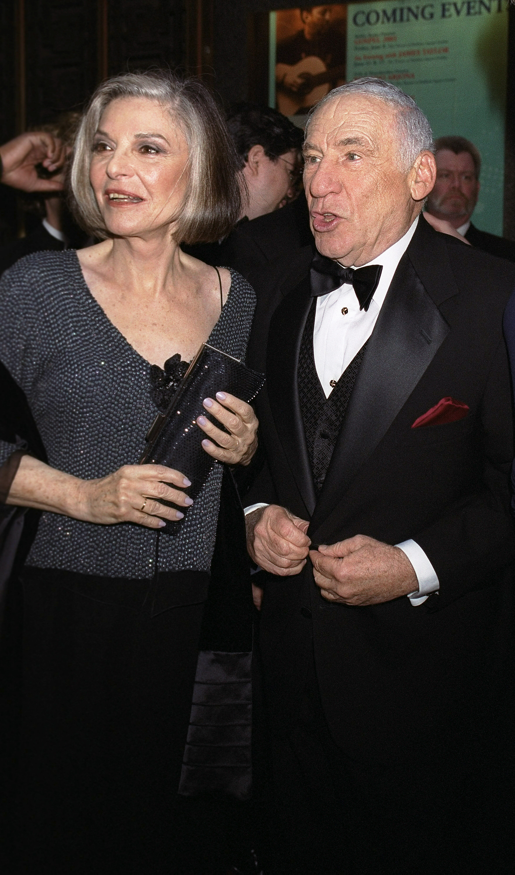 Mel Brooks y Anne Bancroft llegan a la 55 edición de los Premios Tony el 3 de junio de 2001 | Fuente: Getty Images