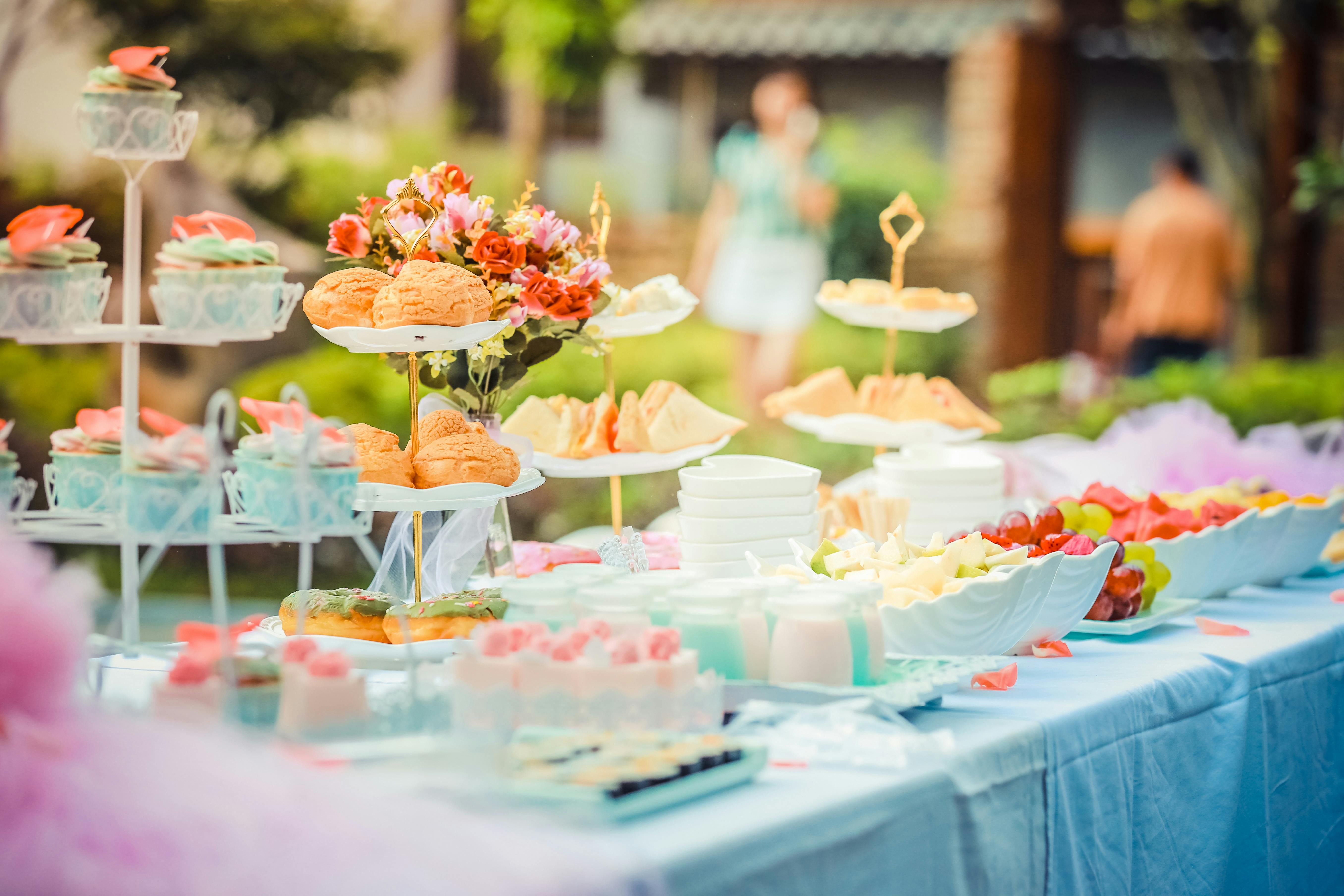 Pastelería en una fiesta de inauguración | Fuente: Pexels