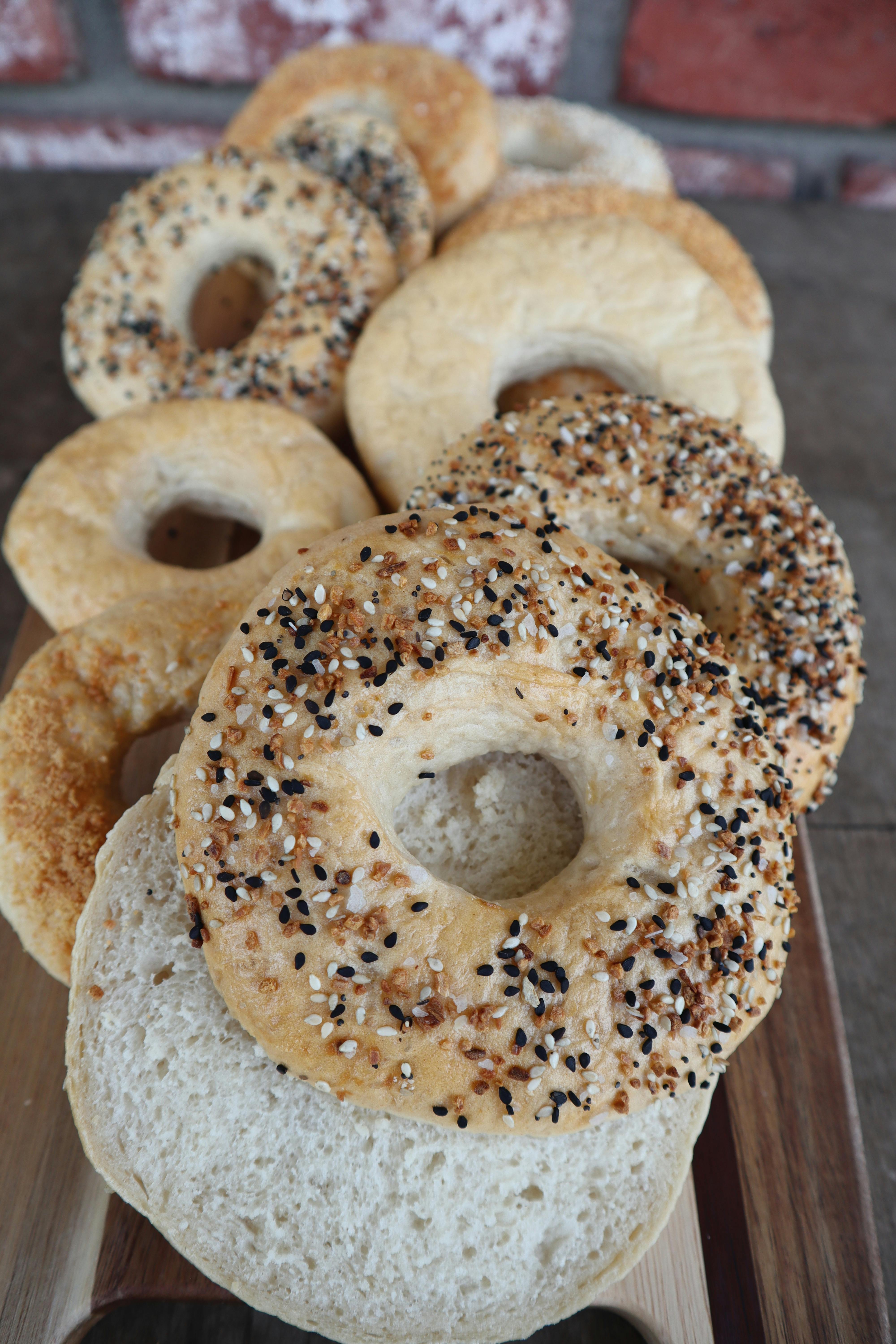 Un primer plano de bagels | Fuente: Pexels