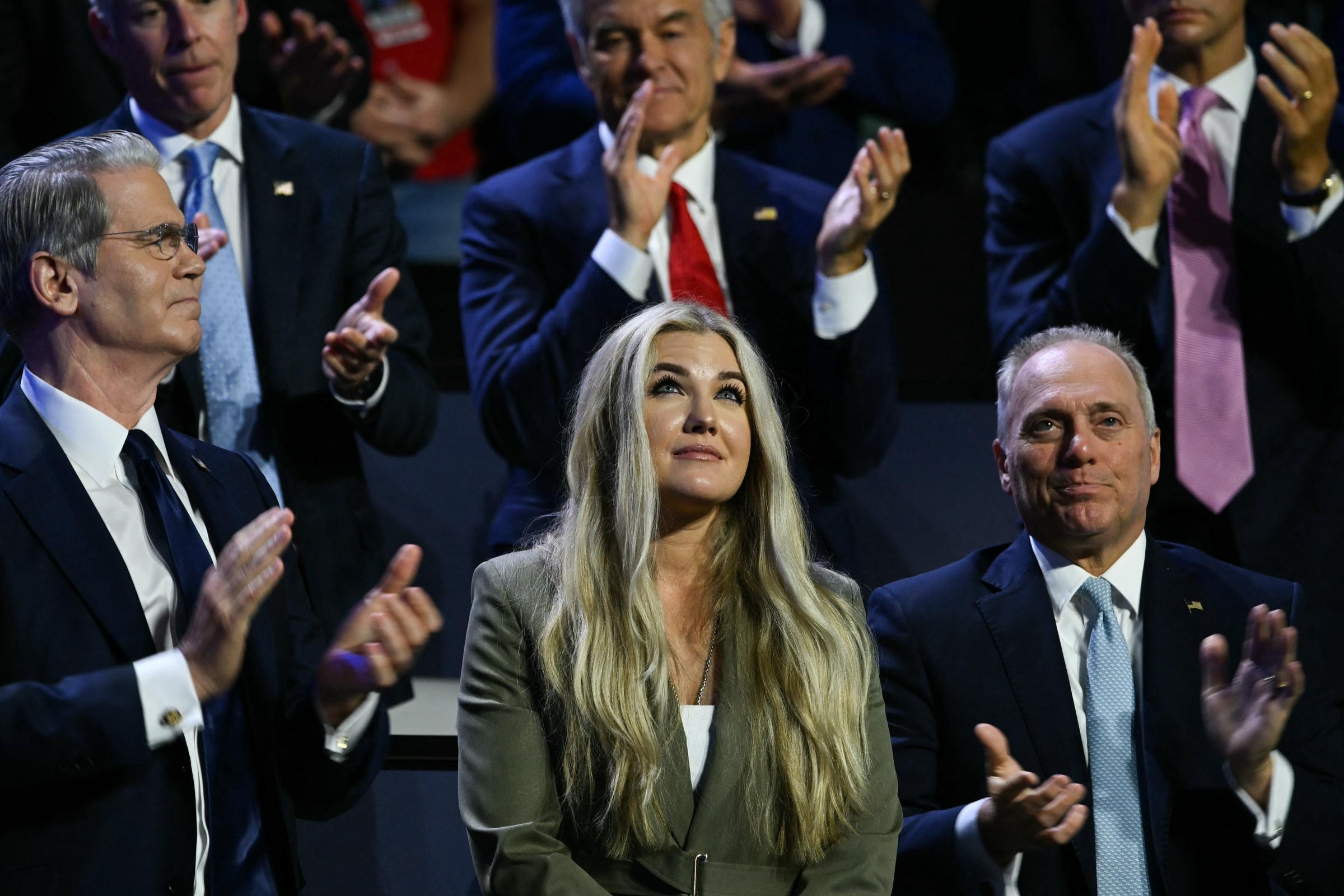 Menos de un año después de ponerse al frente de TPUSA, Erika asistía a la convención como directora ejecutiva de la organización y no solo como la esposa de Charlie Kirk. | Fuente: Getty Images
