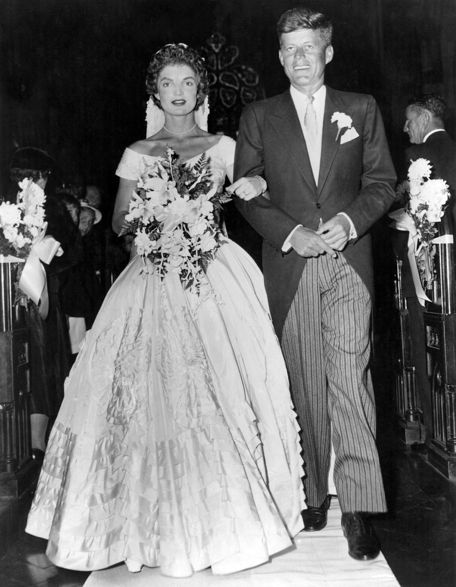 John F. Kennedy y Jacqueline el 12 de septiembre de 1953, Newport. | Foto: Getty Images