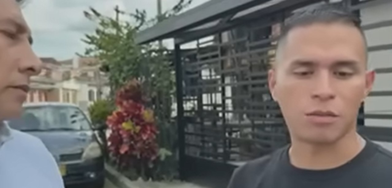 Juan Camilo Trejos entrevistado por la prensa. | Foto: YouTube/Noticias Caracol