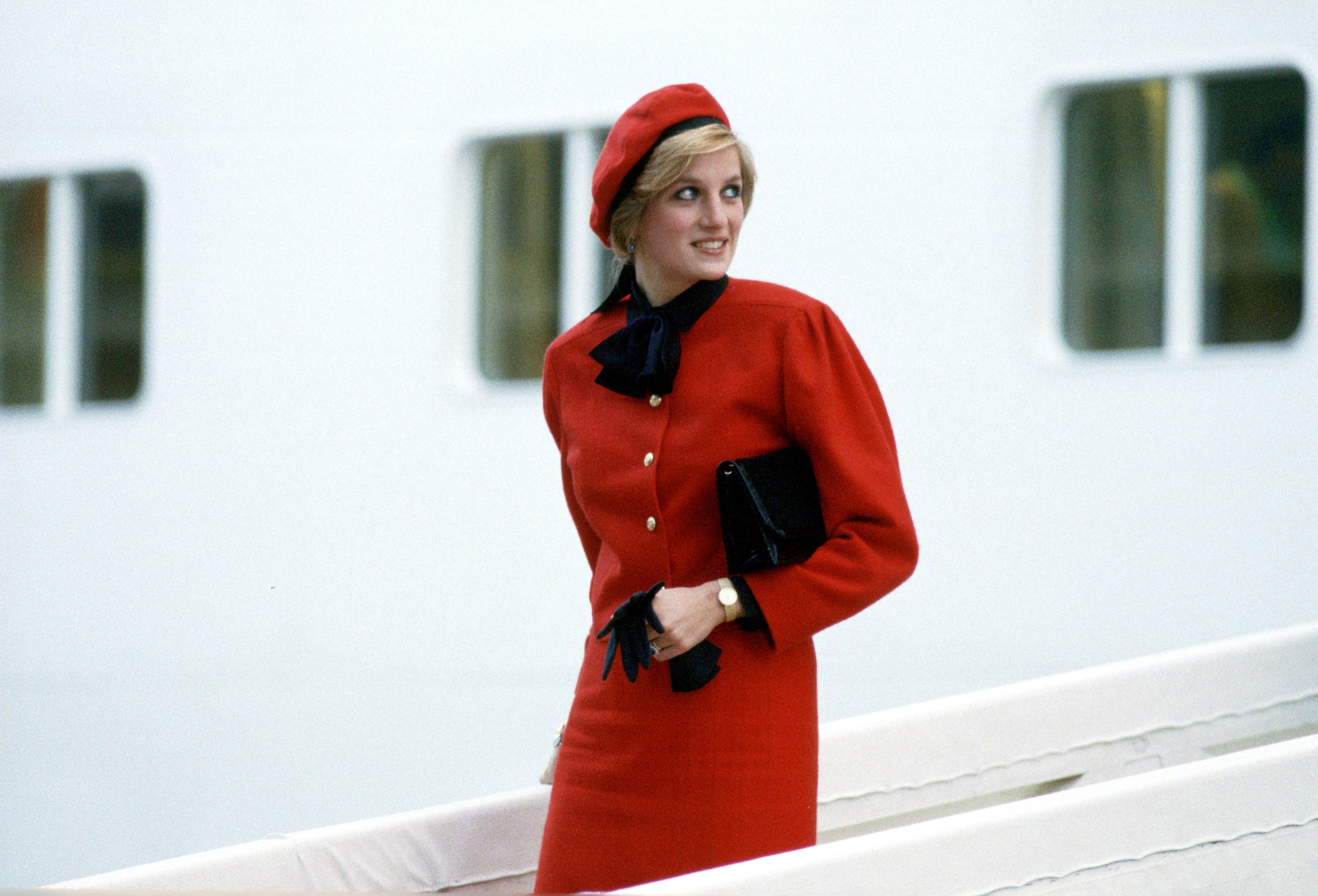 La princesa Diana a bordo del  crucero P & O "Royal Princess" el 15 de noviembre de 1984. | Foto: Getty Images