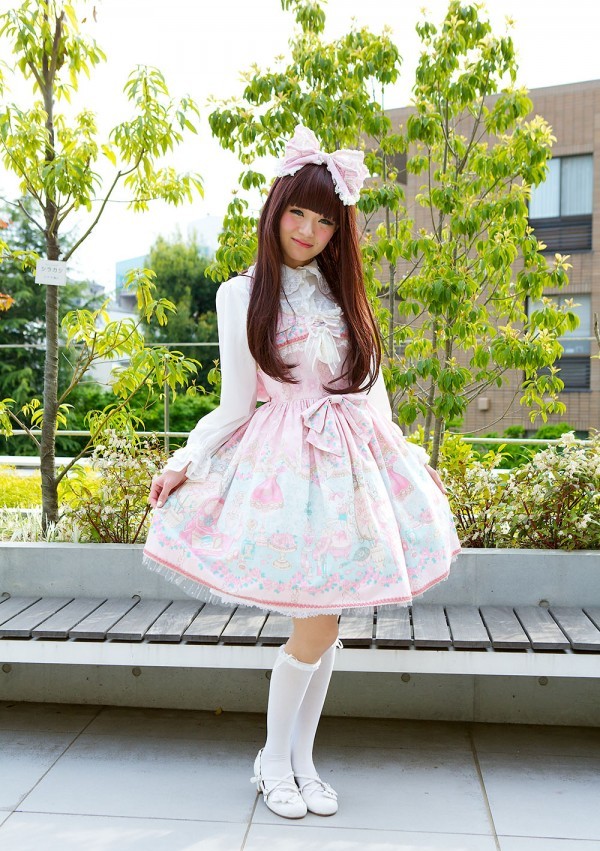 Una chica vestida de Lolita | Fuente: Flickr