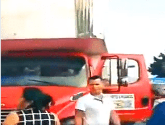 Camión que chocó / Imagen tomada de: Twitter / @enfasisnoticias