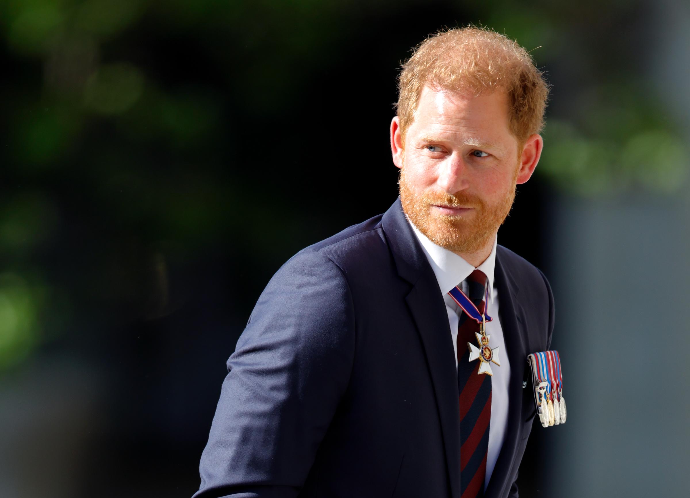 El príncipe Harry, duque de Sussex, asiste al Servicio del 10º Aniversario de la Fundación de los Juegos Invictus en Londres, Inglaterra, el 8 de mayo de 2024. | Fuente: Getty Images