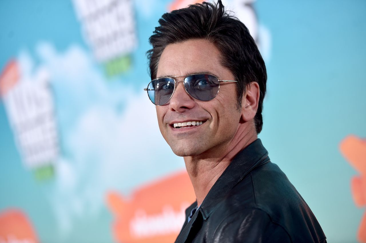 John Stamos en los Kids' Choice Awards de Nickelodeon en The Forum, el 12 de marzo de 2016 en Inglewood, California. | Foto: Getty Images