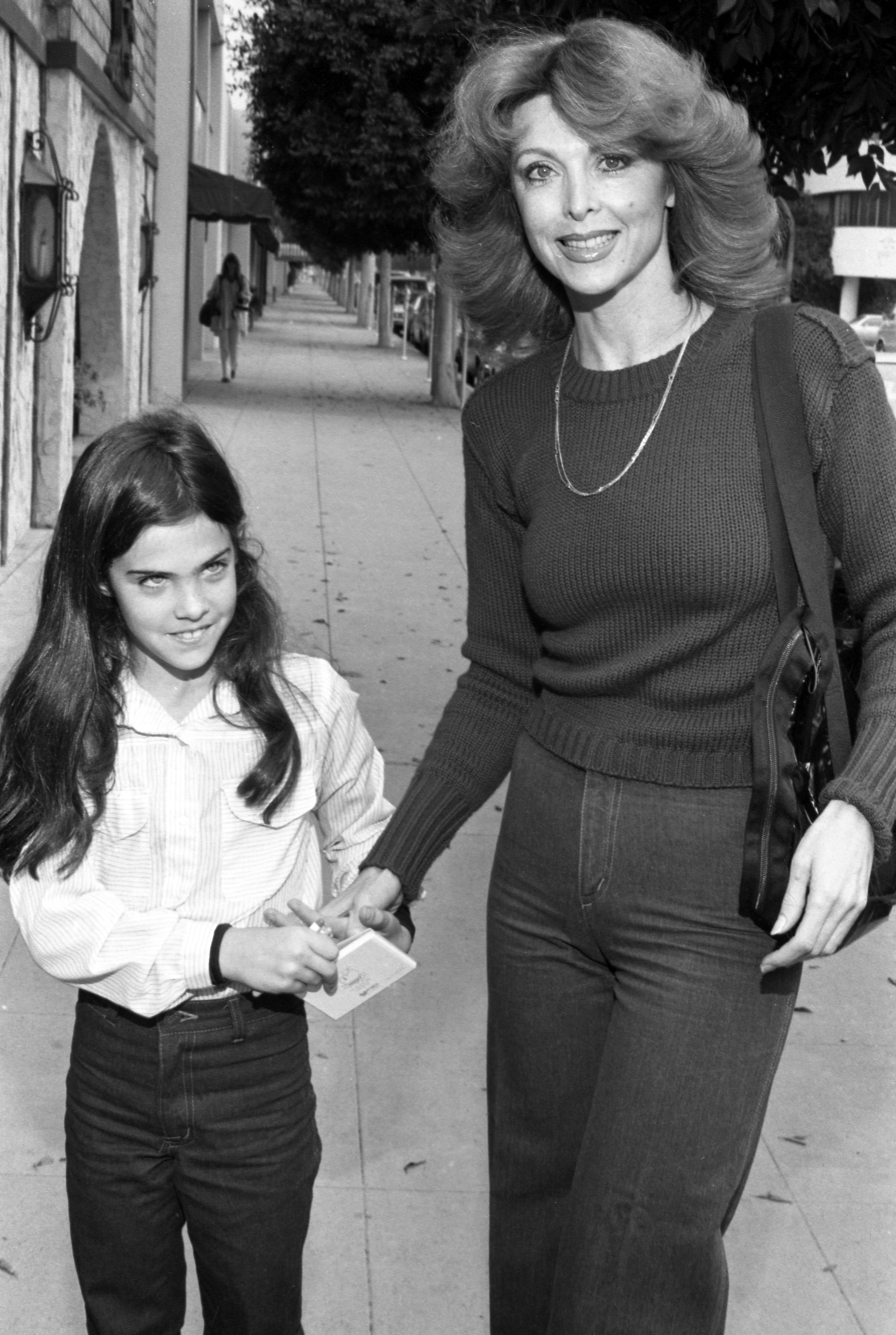 Caprice Crane y Tina Louise fotografiadas el 4 de febrero de 1980 | Fuentes: Getty Images