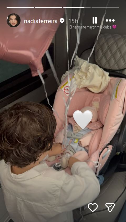 Marquitos, el hijo mayor de Marc Anthony y Nadia Ferreira recibe a su hermana, Myla | Fuente: Instagram/nadiaferreira