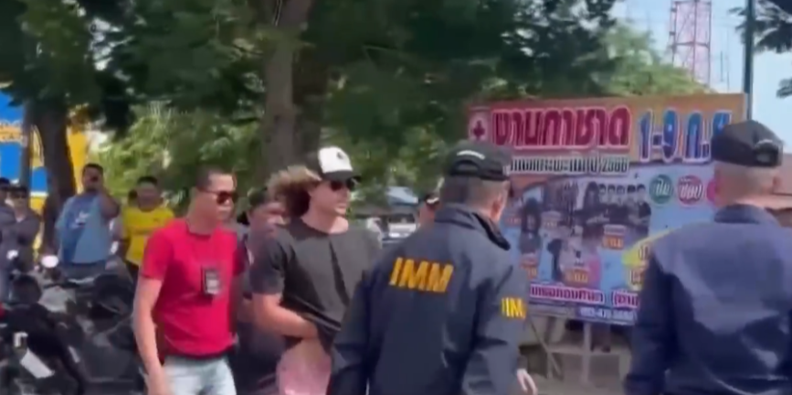 Daniel Sancho es detenido por autoridades tailandesas, tras cometer el crimen. | Fuente: Youtube/ Global News