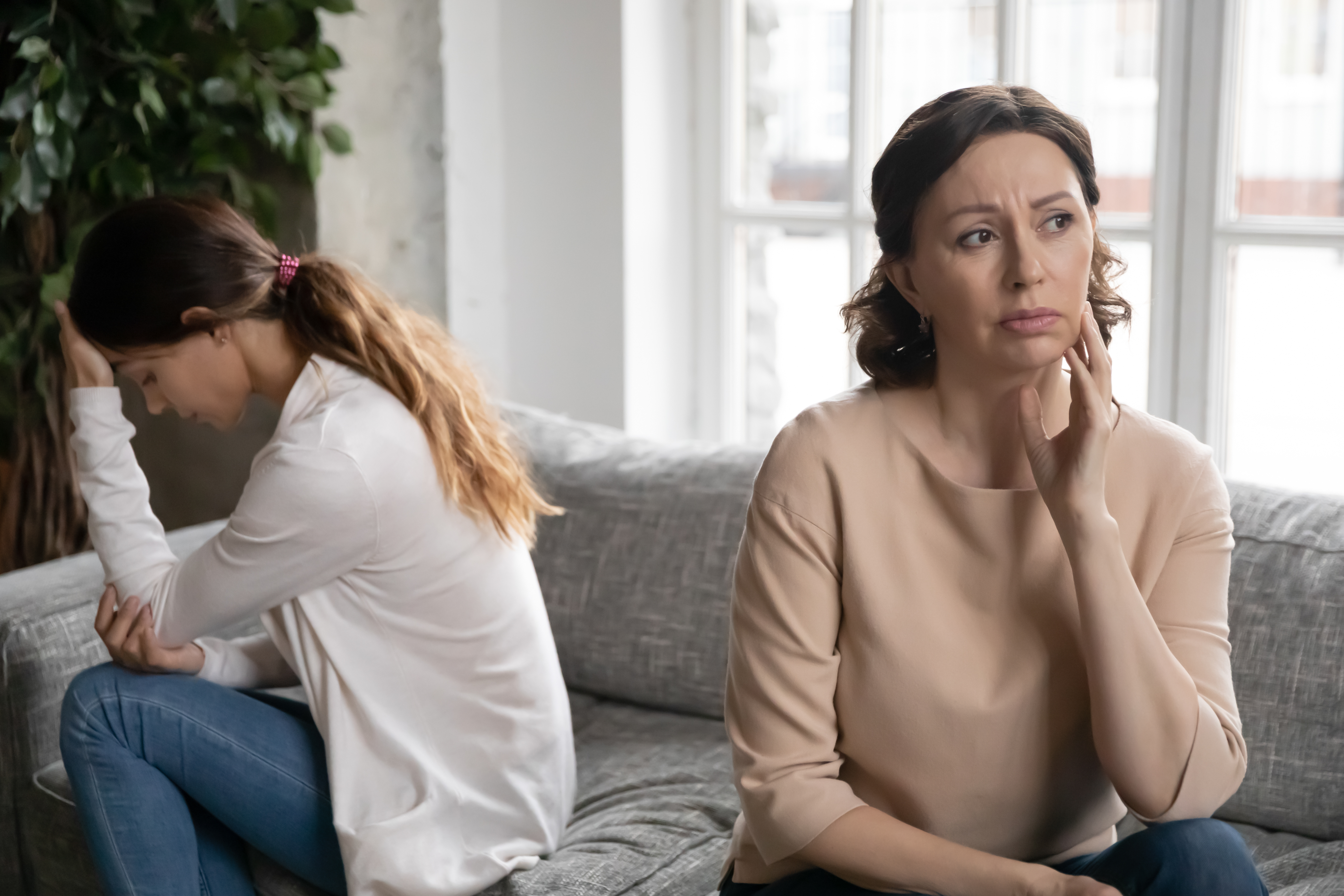 Madre e hija peleando | Foto: Shutterstock