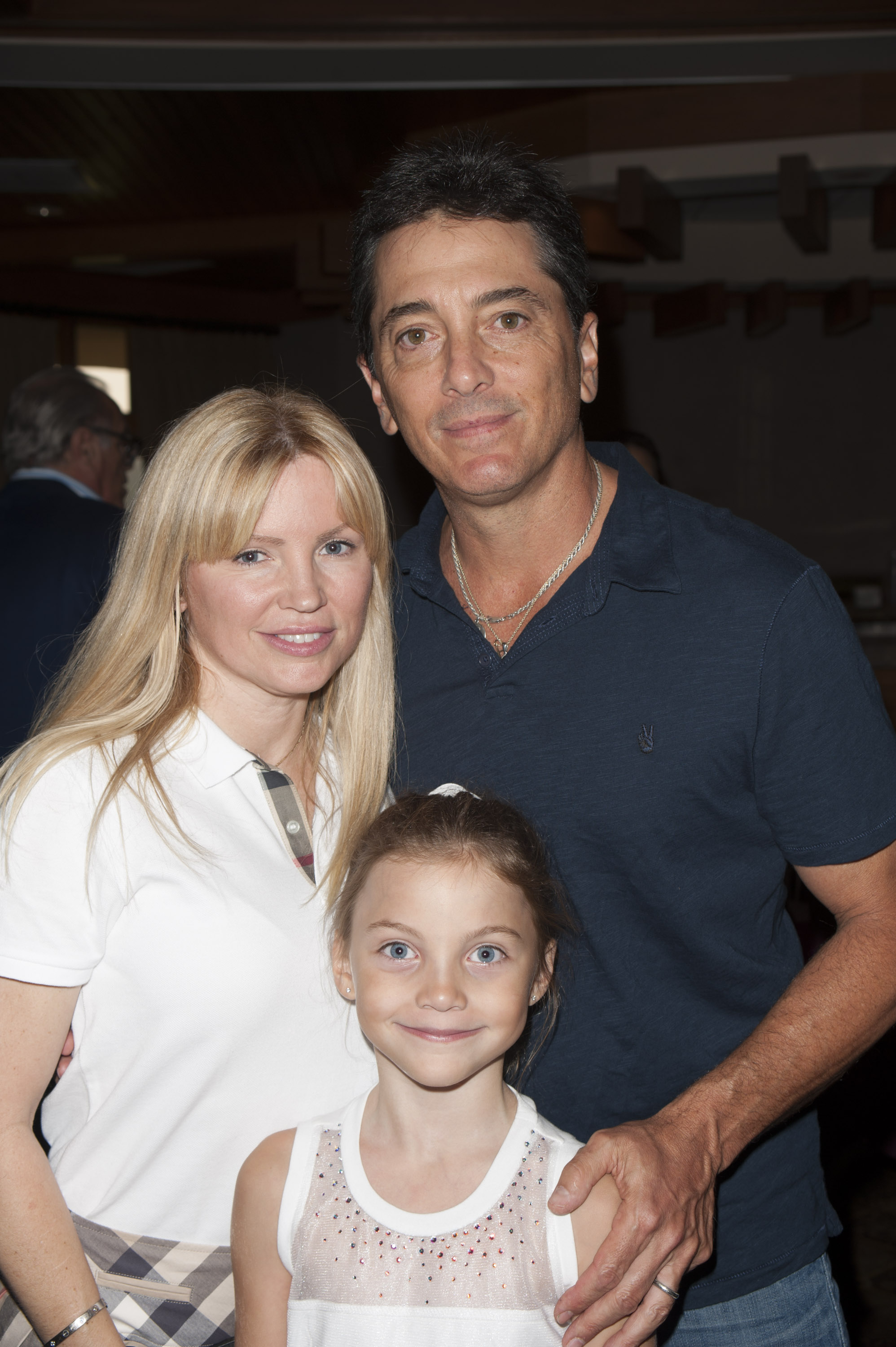 El famoso actor con su esposa y su hija en un torneo anual de golf benéfico el 21 de septiembre de 2015, en Woodland Hills, California. | Fuente: Getty Images