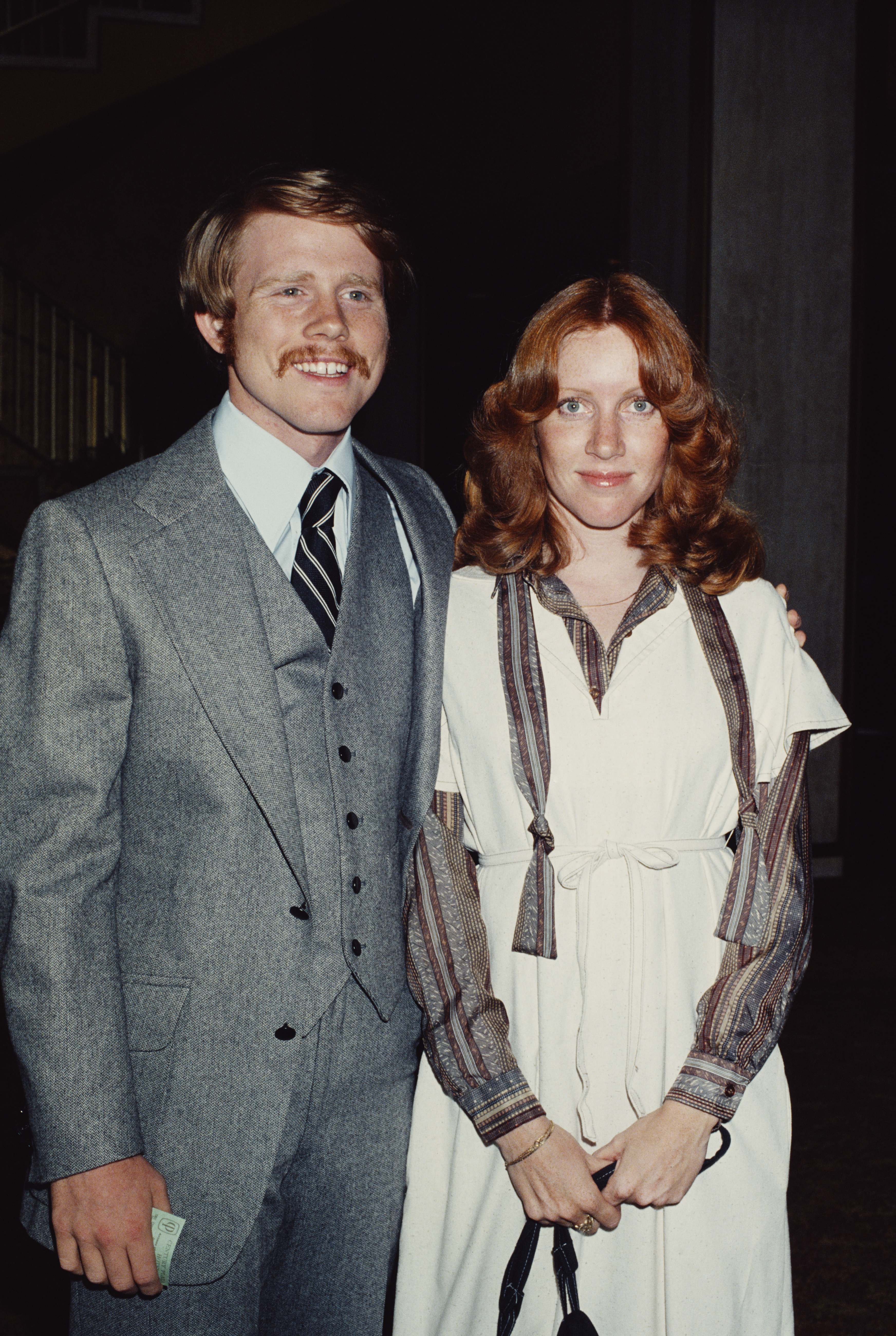 El actor y director estadounidense Ron Howard con su esposa Cheryl, hacia 1980. | Fuente: Getty Images