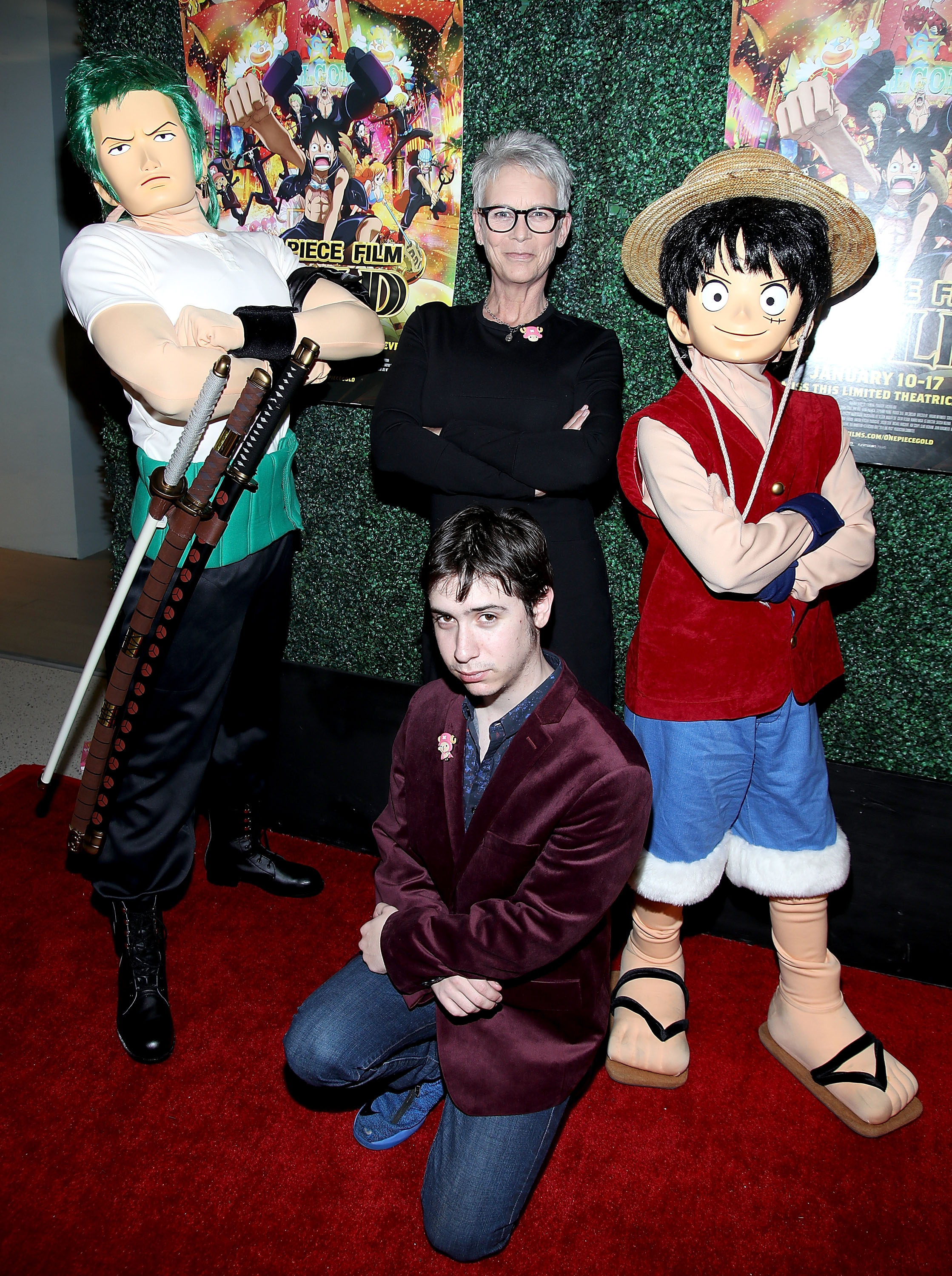 Jamie Lee Curtis y su hijo Thomas Guest asisten al estreno teatral de "One Piece Film: Gold" presentado por Funimation Films el 5 de enero de 2017 | Fuente: Getty Images