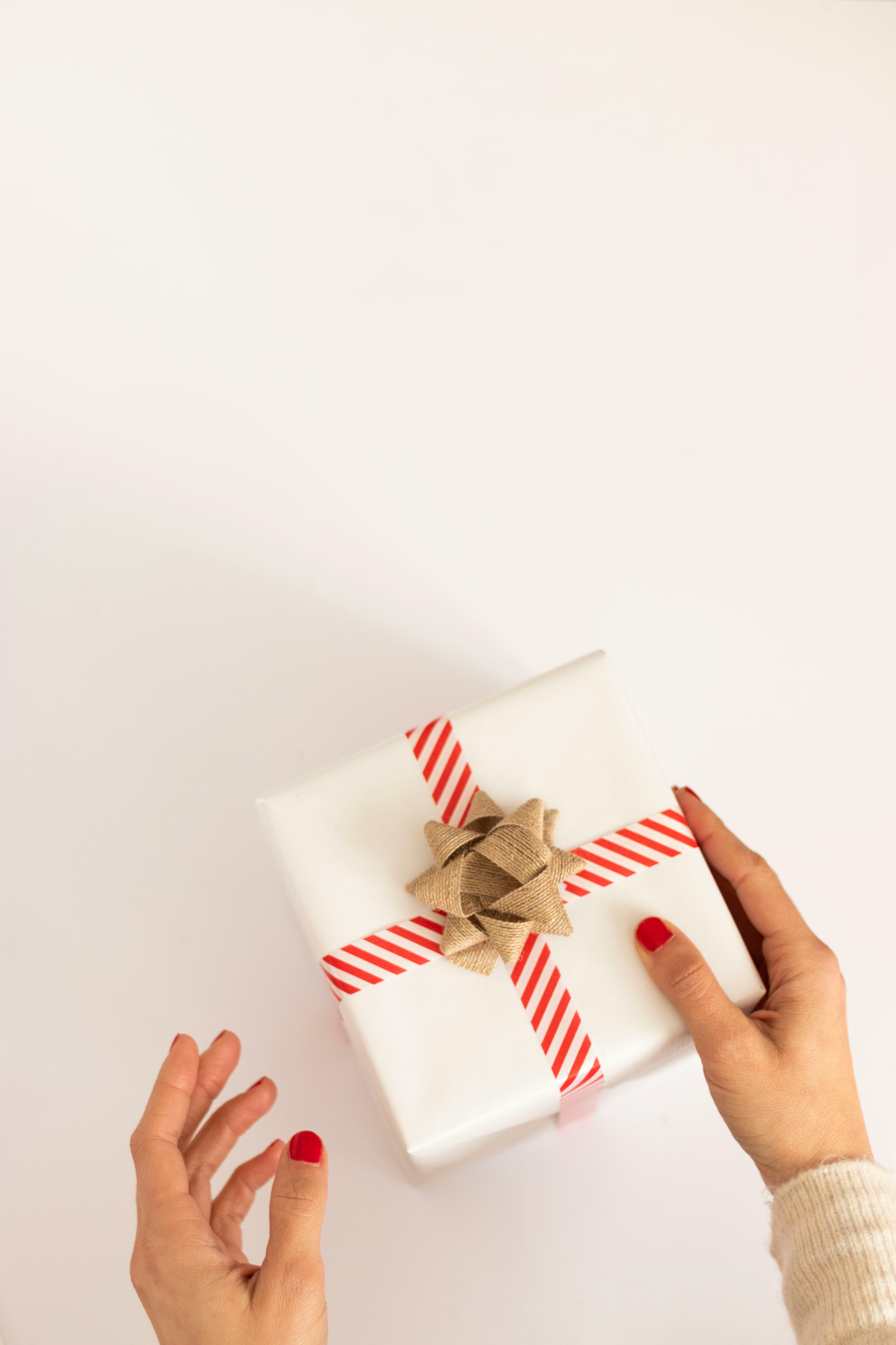 Una caja de regalo | Fuente: Unsplash