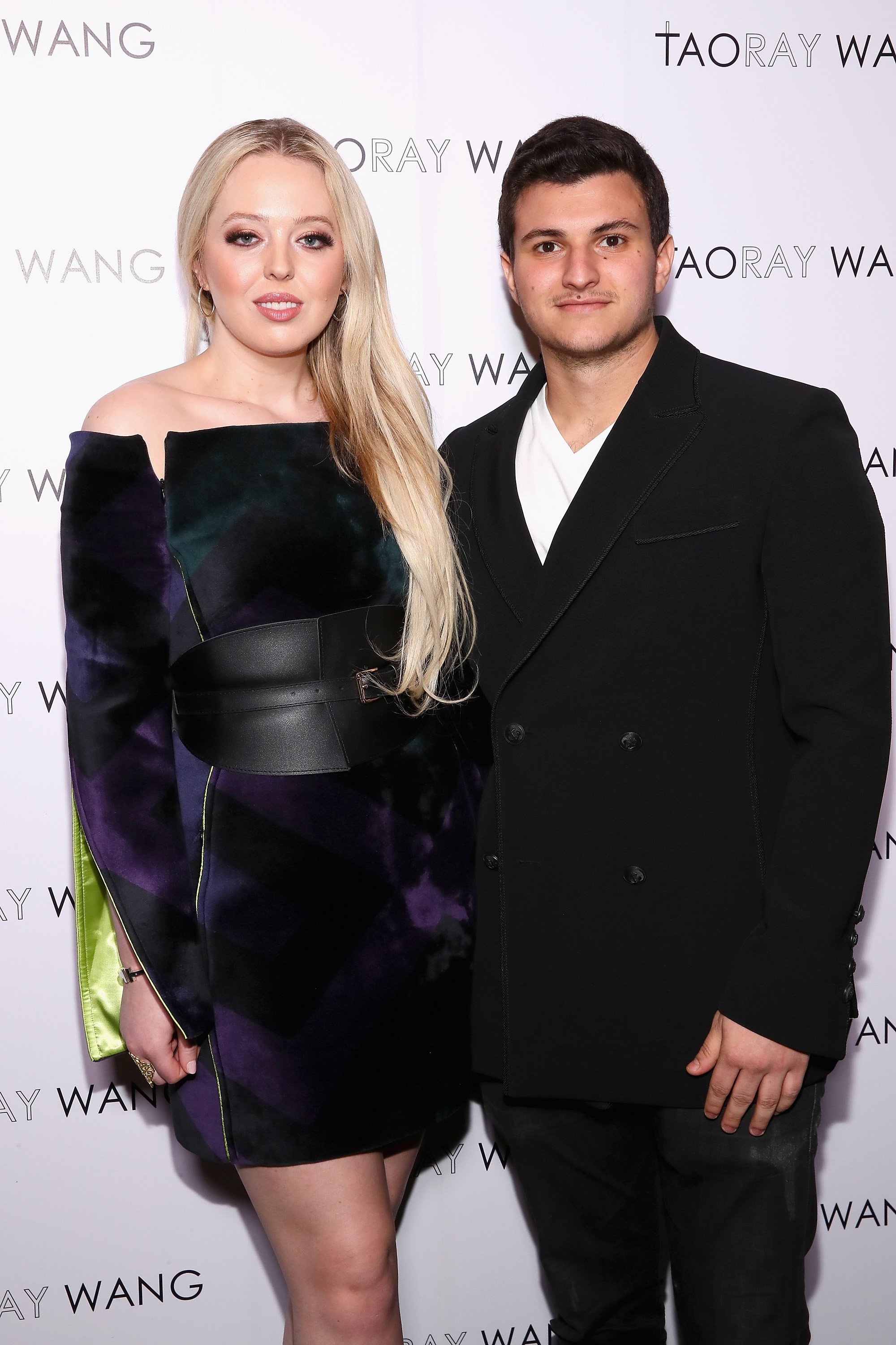 La personalidad de Internet Tiffany Trump y el empresario Michael Boulos posan entre bastidores para el desfile de Taoray Wang durante la Semana de la Moda de Nueva York: The Shows at Gallery II at Spring Studios el 9 de febrero de 2019 en Nueva York ┃Fuente: Getty Images