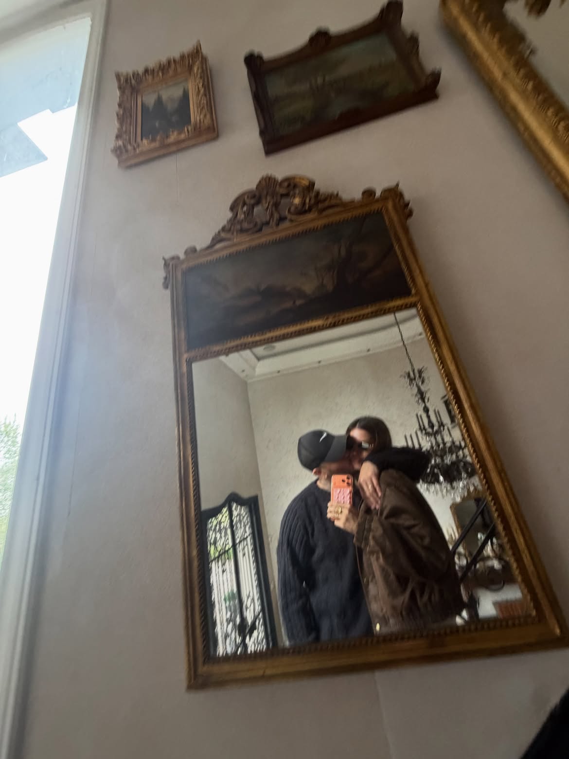 María Eugenia La China Suárez posando junto a Mauro Icardi frente al espejo | Fuente: Instagram