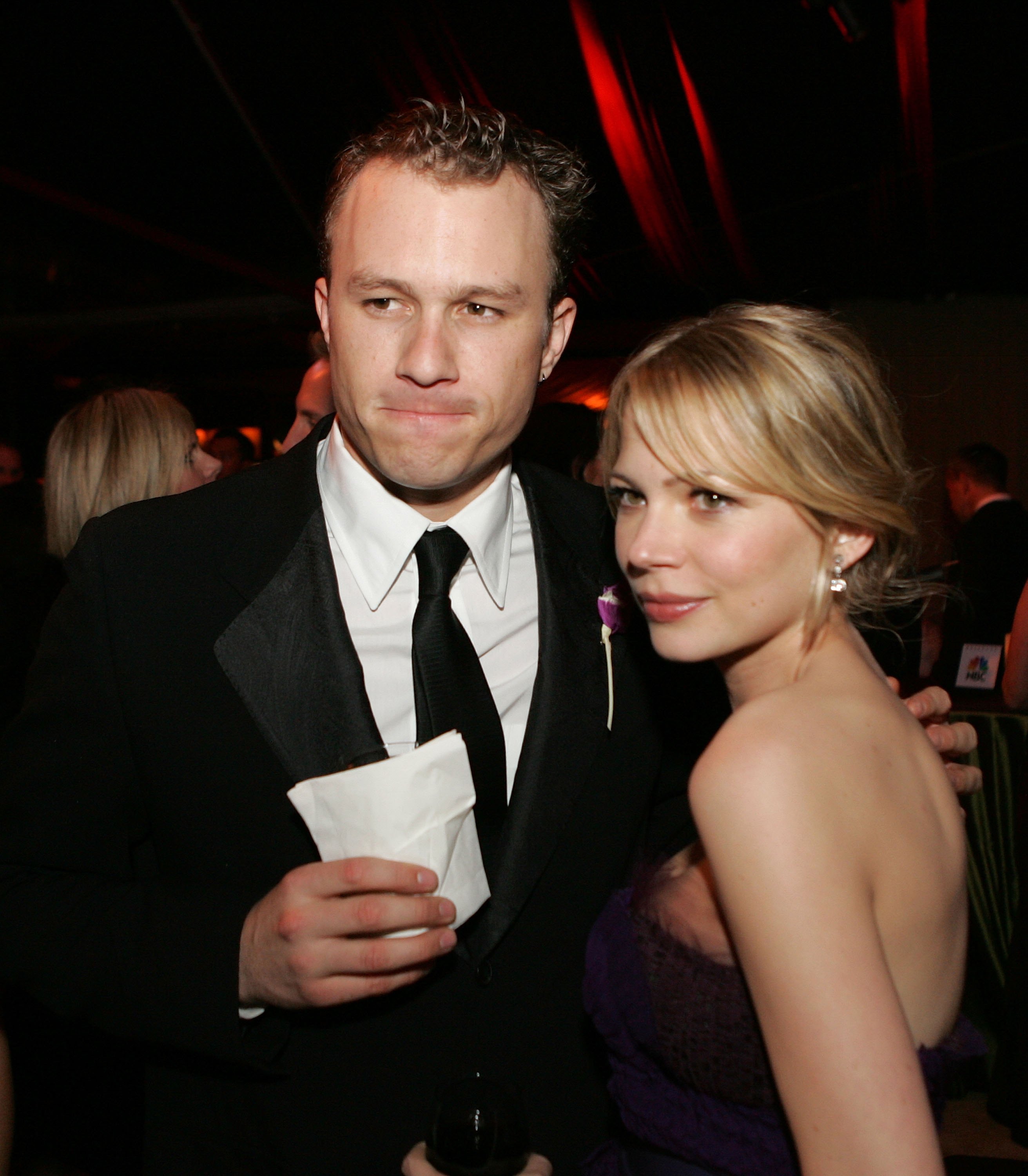 Heath Ledger y Michelle Williams en la fiesta posterior a los Globos de Oro de Universal/NBC/Focus Features en Beverly Hills, California, el 16 de enero de 2006 | Fuente: Getty Images