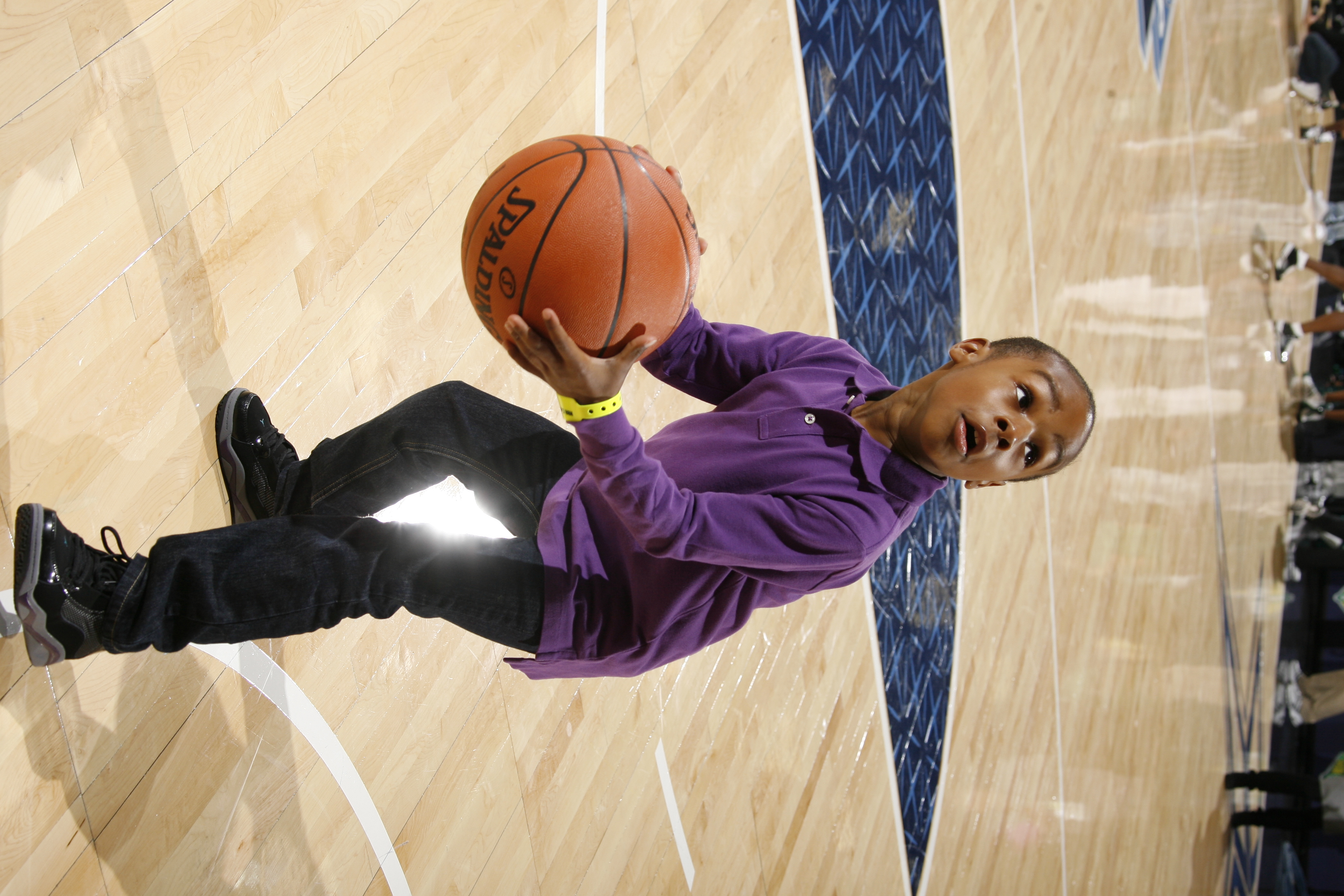 El hijo de LeBron, Bronny James durante el Fin de Semana de las Estrellas de la NBA el 12 de febrero de 2010 | Fuente: Getty Images